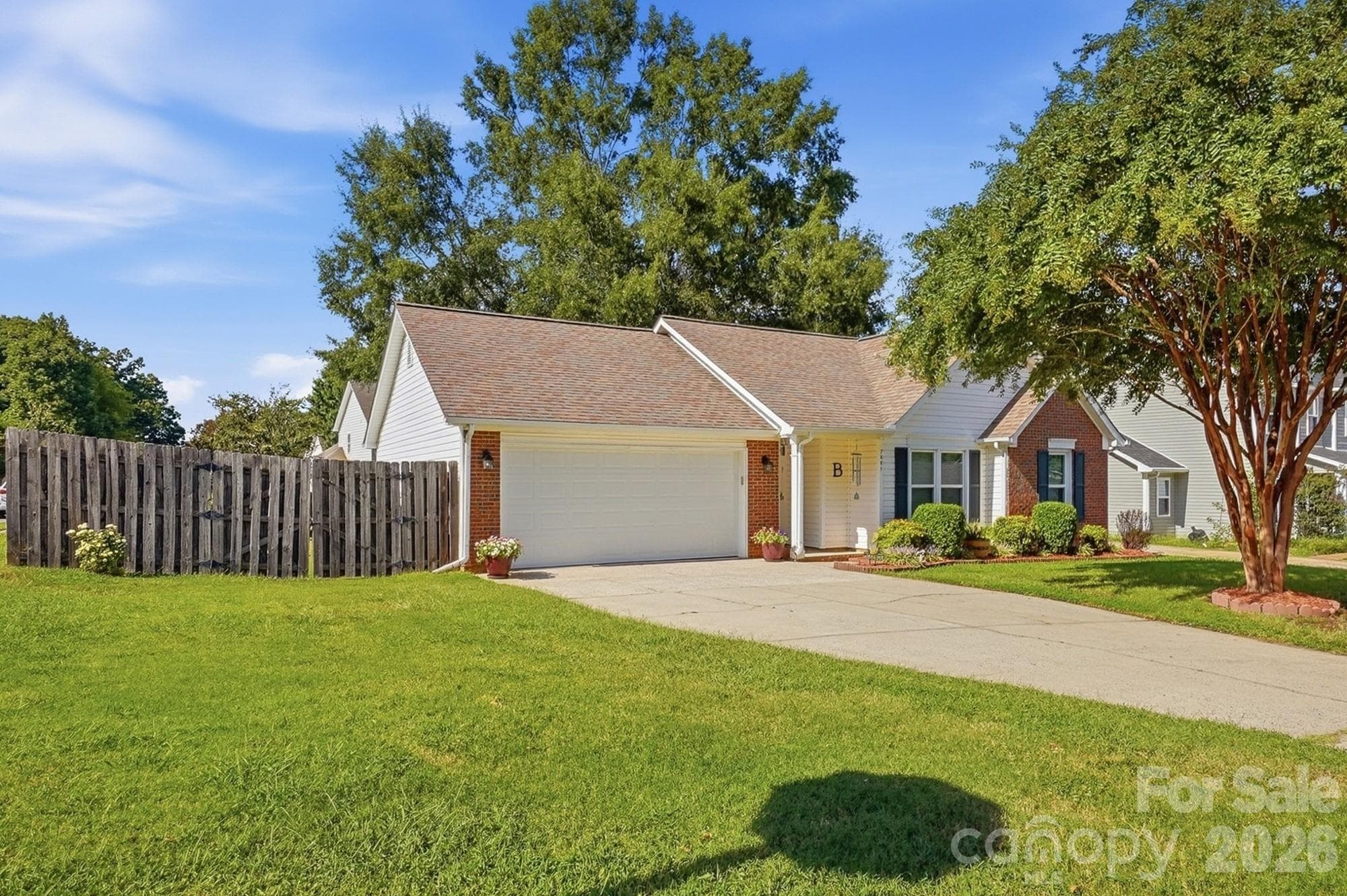 Large corner lot - 7601 Gillman Court, Charlotte