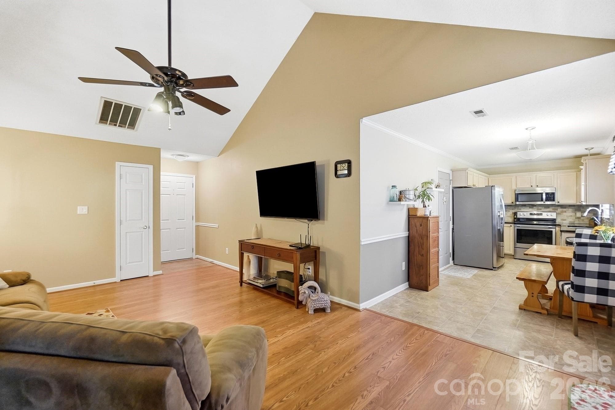 Single Family Residence at 7601 Gillman Court, Charlotte, photo 11 of 36