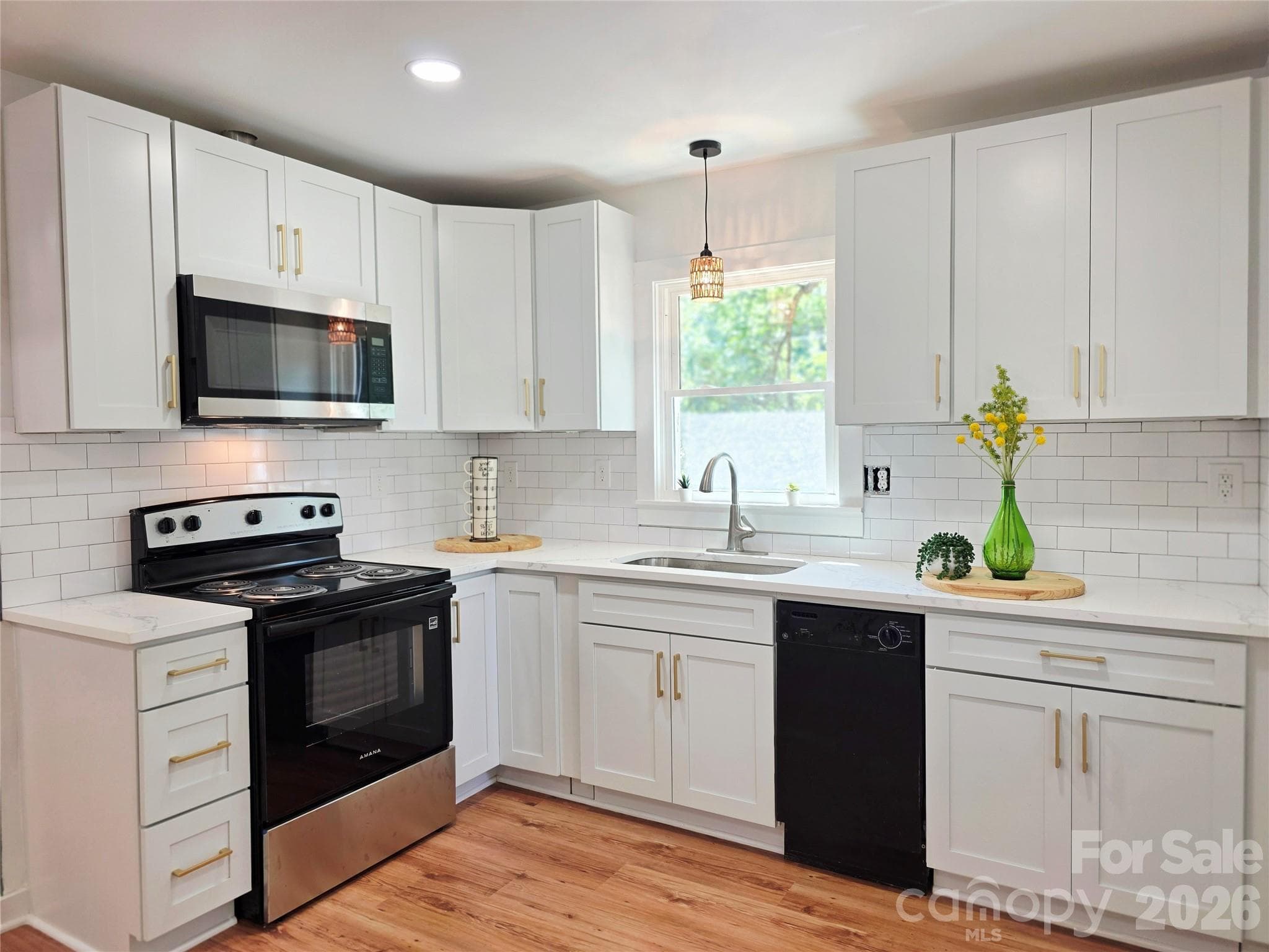 Single Family Residence at 345 EPPS Road, Fort Mill, photo 16 of 47
