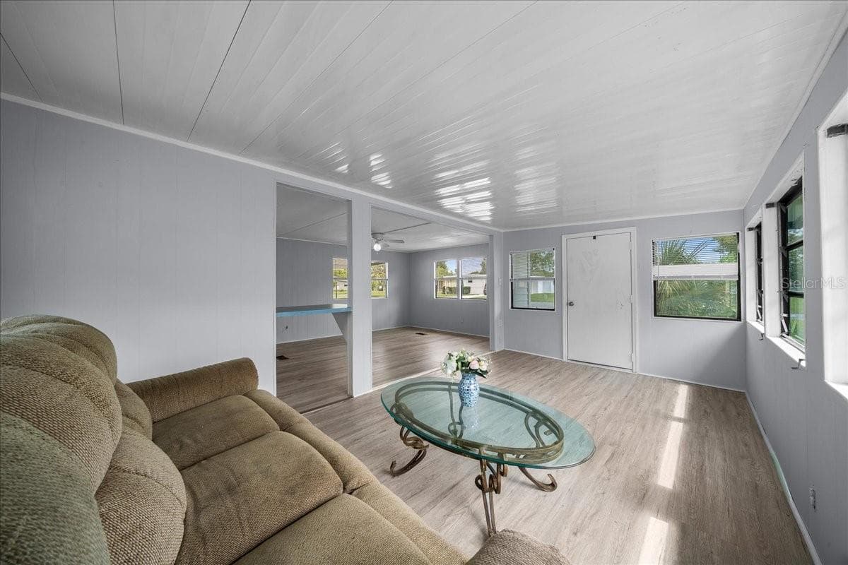 Freshly Painted - 1314 TEAKWOOD LN, LADY LAKE