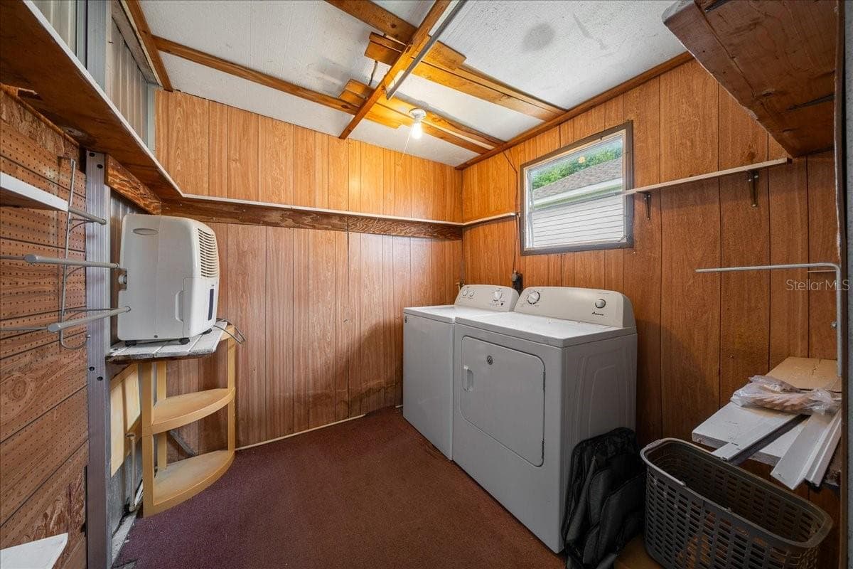 Laundry - 1314 TEAKWOOD LN, LADY LAKE
