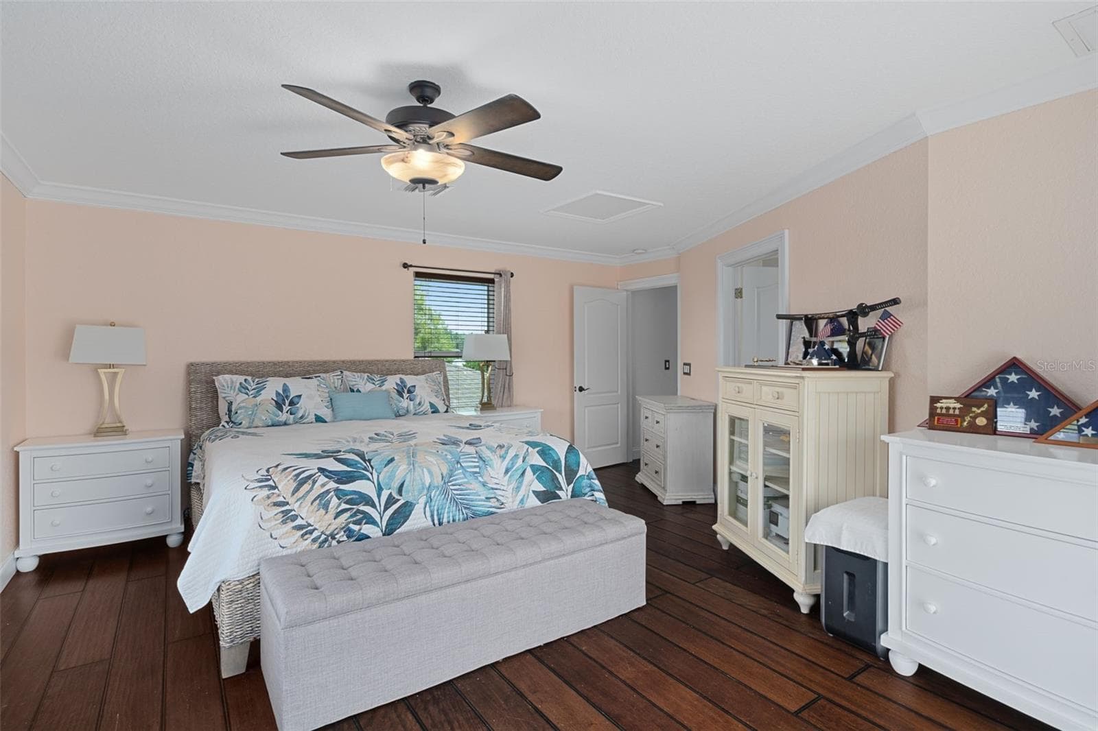 Master suite with RIVER FRONT view - 5517 TROPIC DR, NEW PORT RICHEY