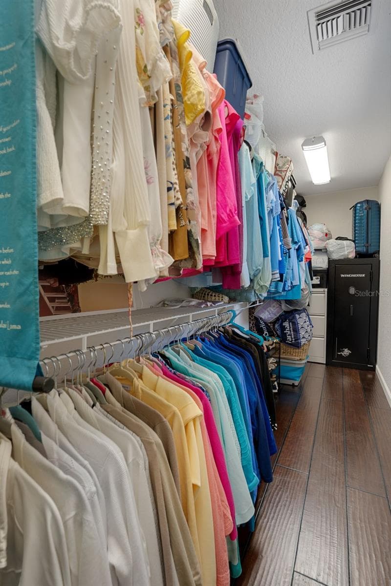 Primary suite HUGE walk in closet - 5517 TROPIC DR, NEW PORT RICHEY