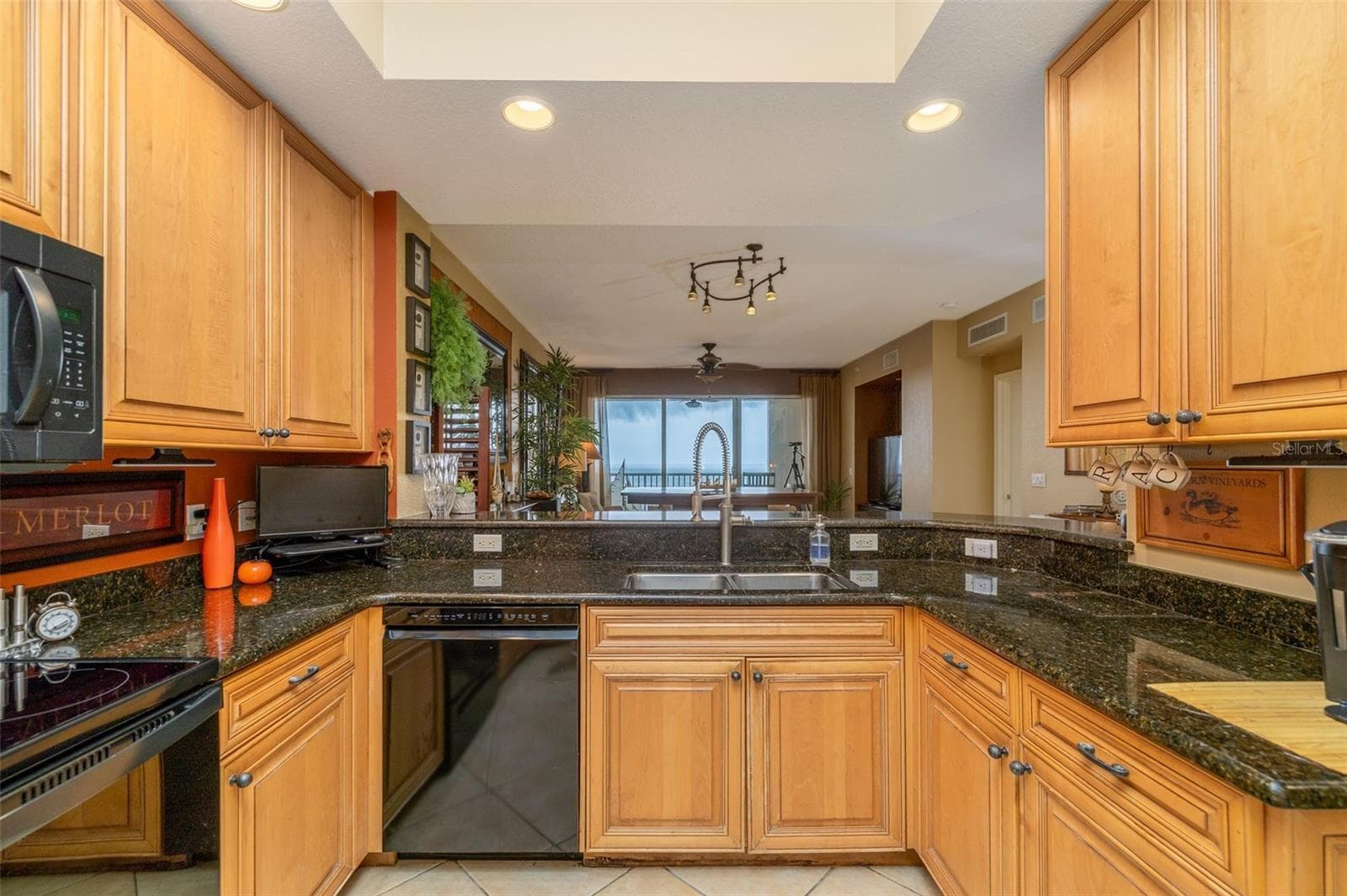 Gourmet kitchen fit for the best chefs! - 261 MINORCA BEACH WAY #904, NEW SMYRNA BEACH
