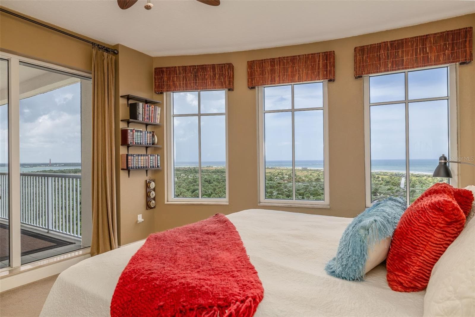 Watch the liighthouse from the MBR & LR! - 261 MINORCA BEACH WAY #904, NEW SMYRNA BEACH