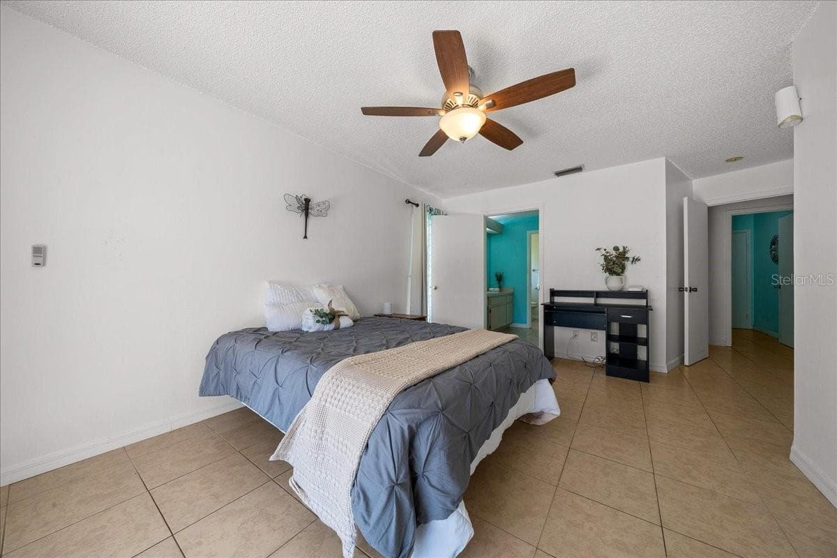 Ceiling Fan & Light - 14993 SW 38TH CIR, OCALA