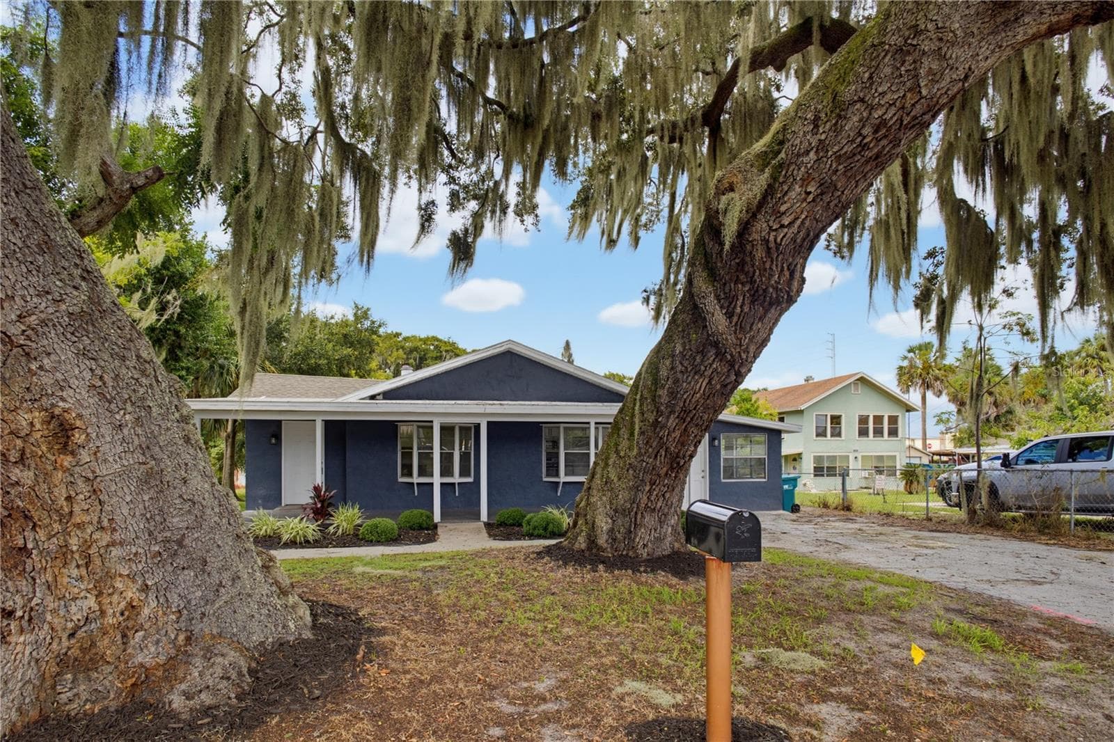 Single Family Residence at 33 W HERRICK DR, EUSTIS, photo 2 of 37
