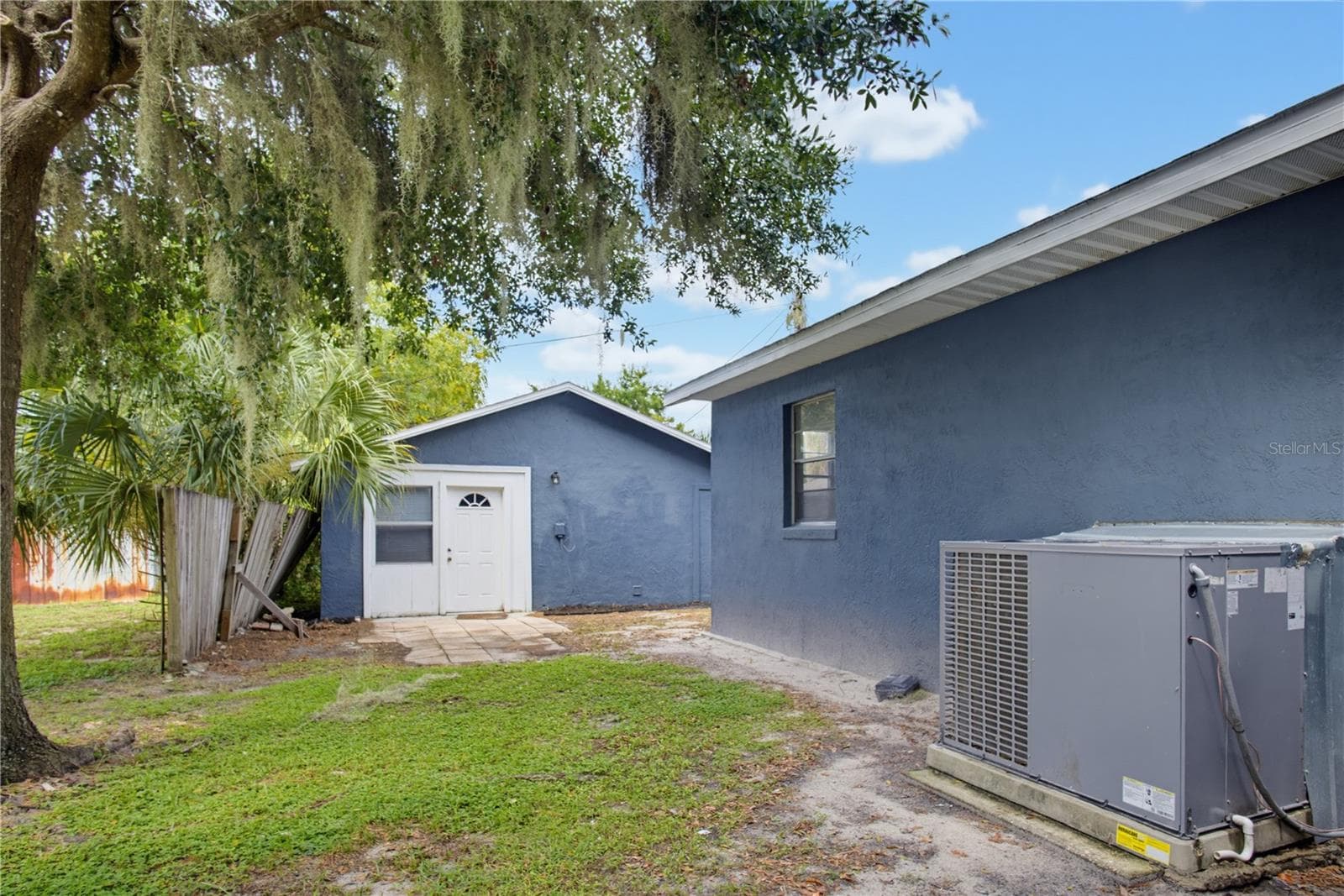 Single Family Residence at 33 W HERRICK DR, EUSTIS, photo 5 of 37