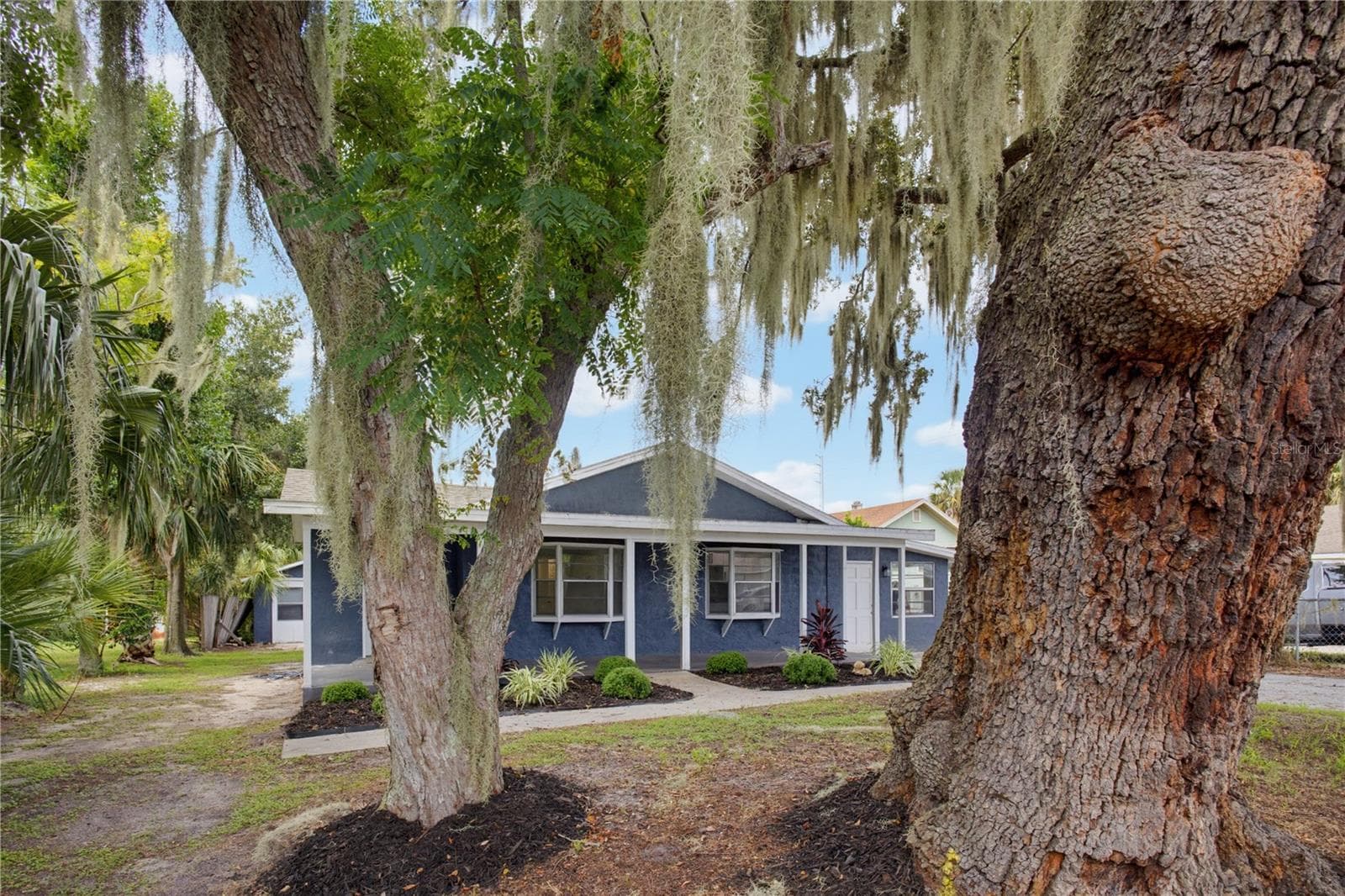 Single Family Residence at 33 W HERRICK DR, EUSTIS, photo 7 of 37