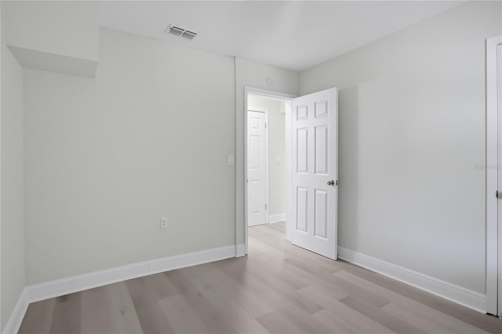 Single Family Residence at 33 W HERRICK DR, EUSTIS, photo 31 of 37