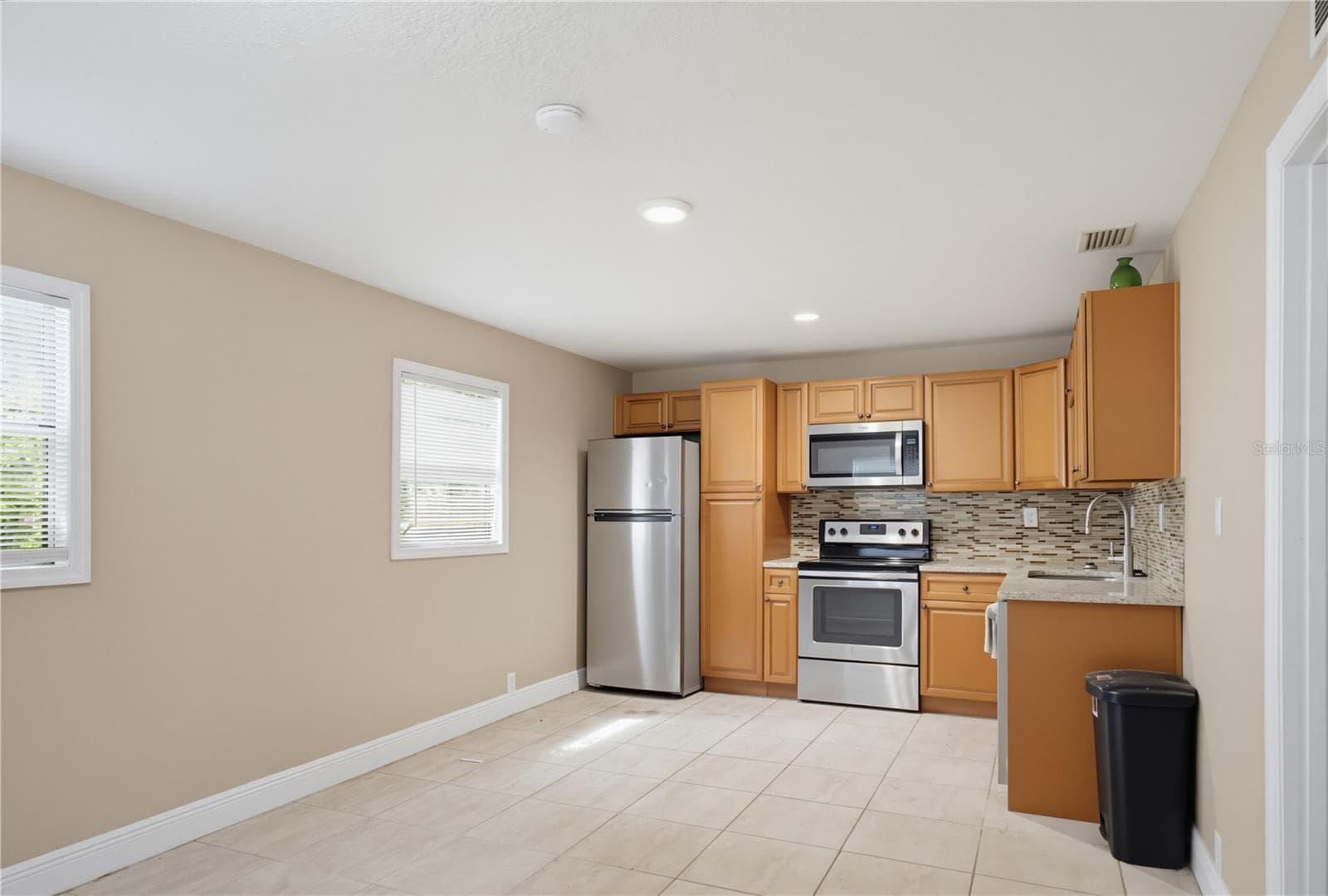 Single Family Residence at 33 W HERRICK DR, EUSTIS, photo 33 of 37