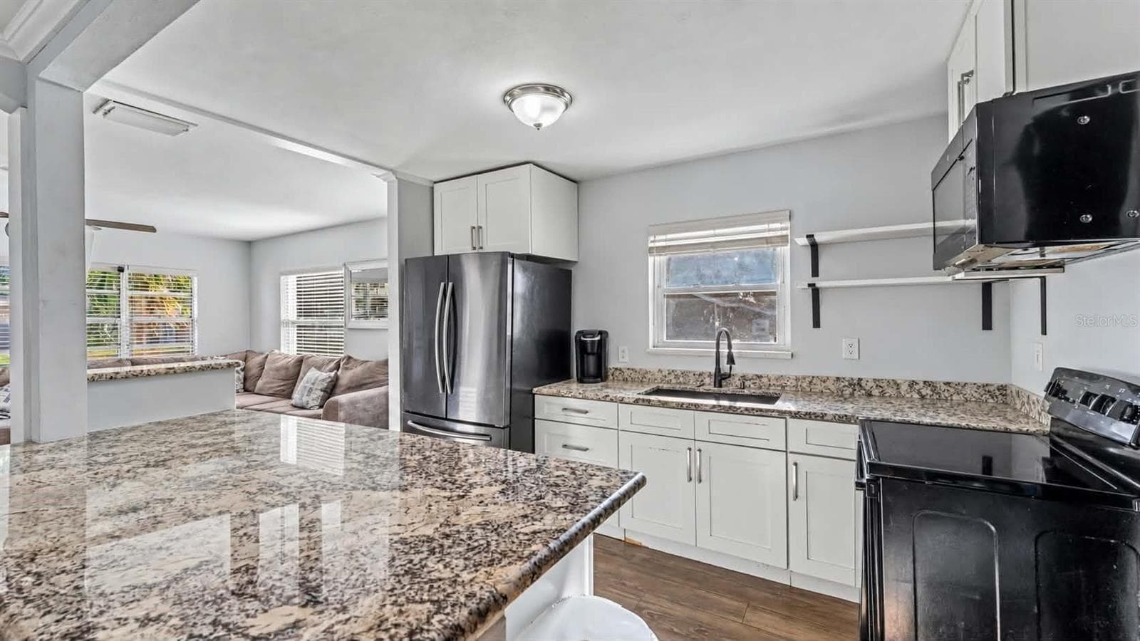 Kitchen *Virtually unstaged* - 861 E LOWELL ST, LAKELAND