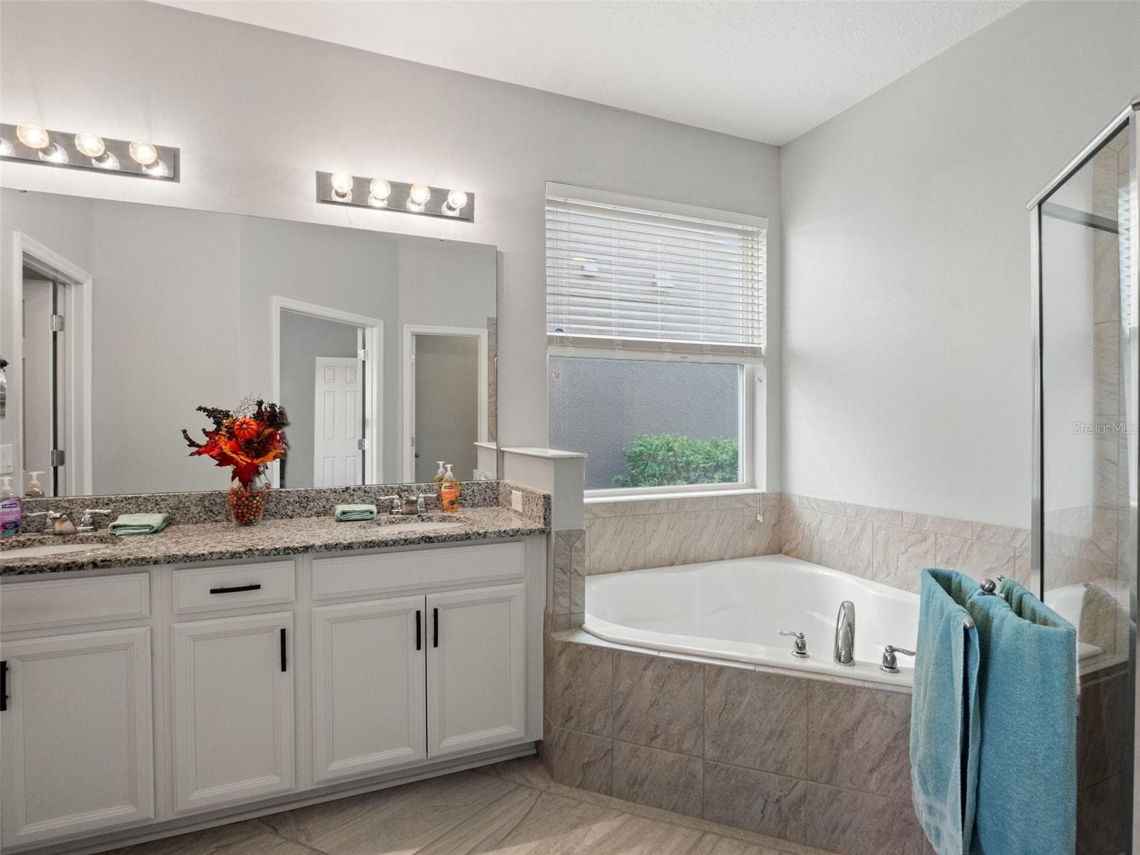 Single Family Residence at 429 BLUE CYPRESS DR, GROVELAND, photo 21 of 62