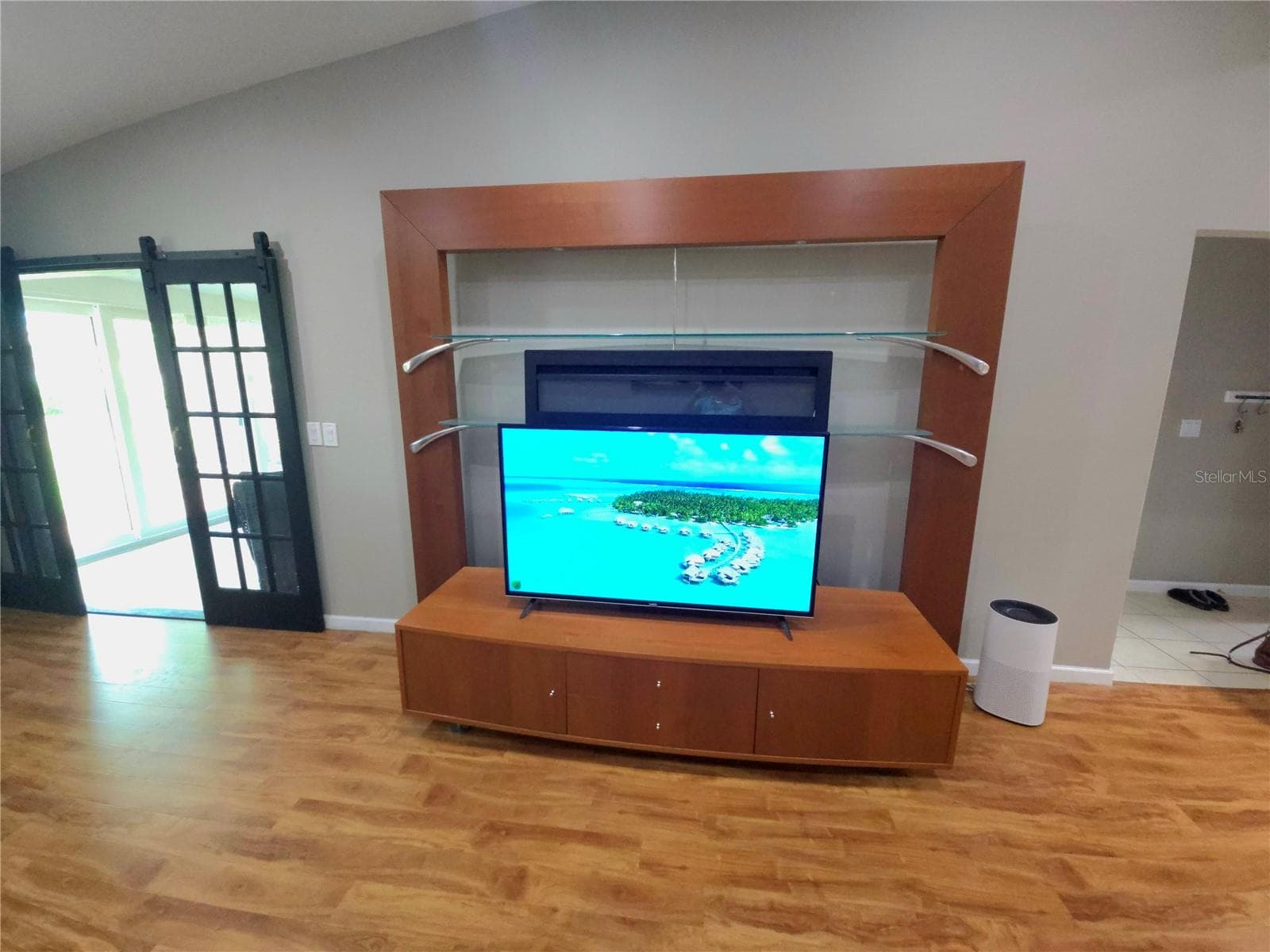 Entertainment center - 5699 WESTWIND LN, SARASOTA