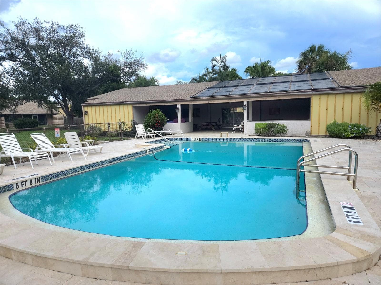 Community Pool - 5699 WESTWIND LN, SARASOTA