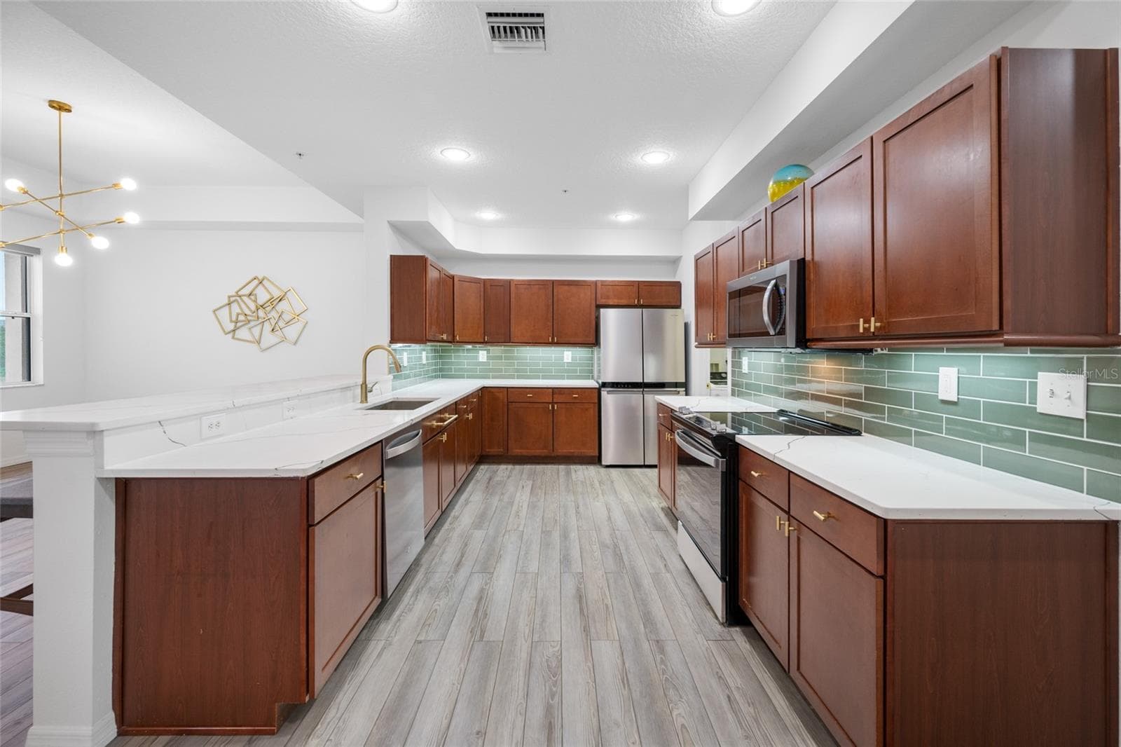 Gorgeous kitchen with all stainless steel appliances replaced in last 4 years - 642 WELLS CT #402, CLEARWATER