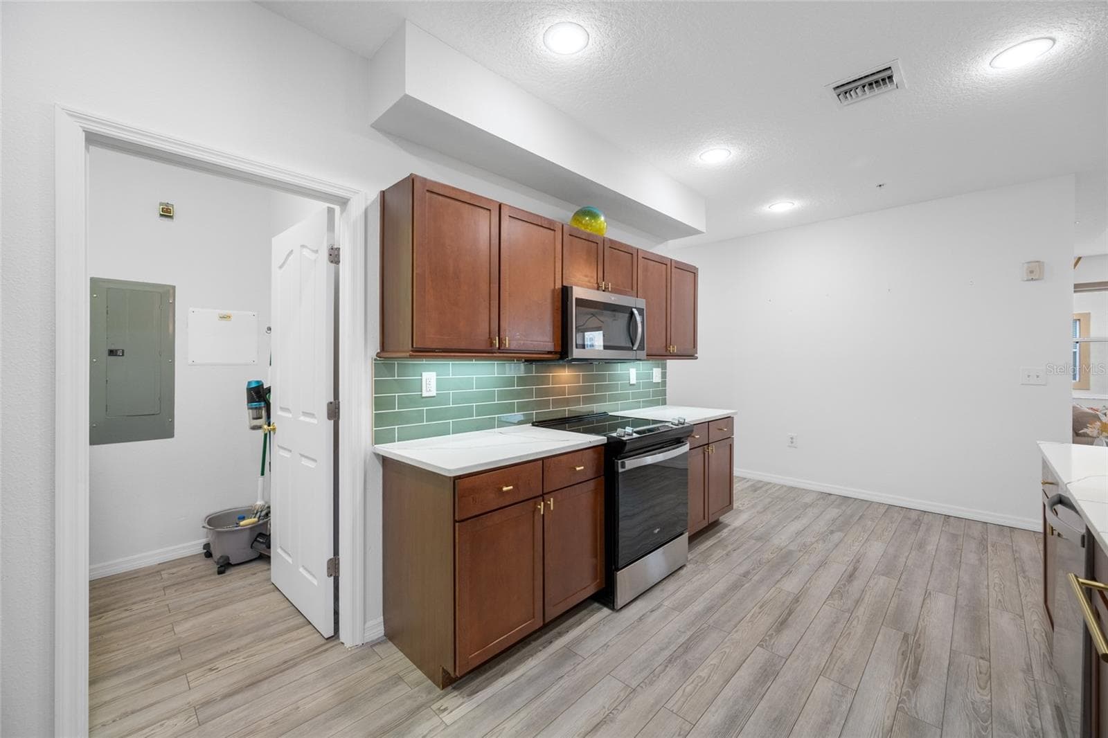 Condominium at 642 WELLS CT #402, CLEARWATER, photo 13 of 42