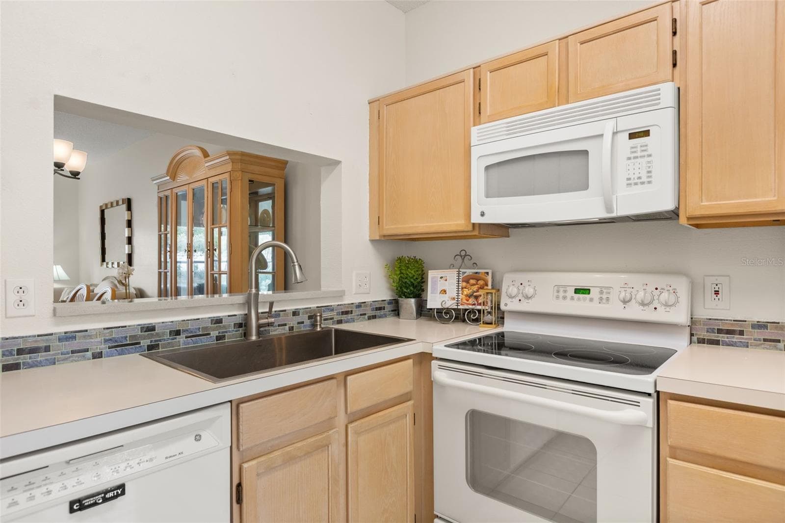 Oversized Eat-In Kitchen - 3024 COTTAGE GROVE CT #1910, ORLANDO