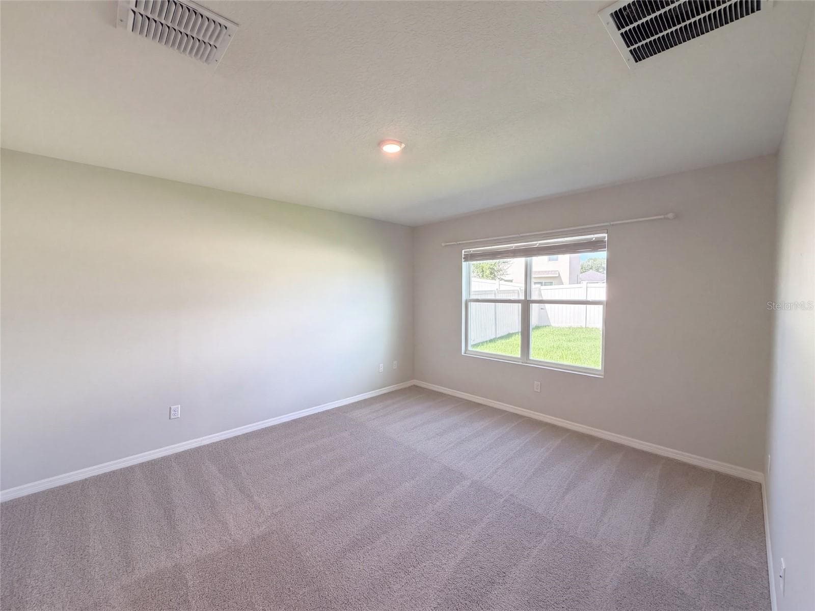 Single Family Residence at 2112 ELIO RIDGE DR, ZELLWOOD, photo 4 of 24