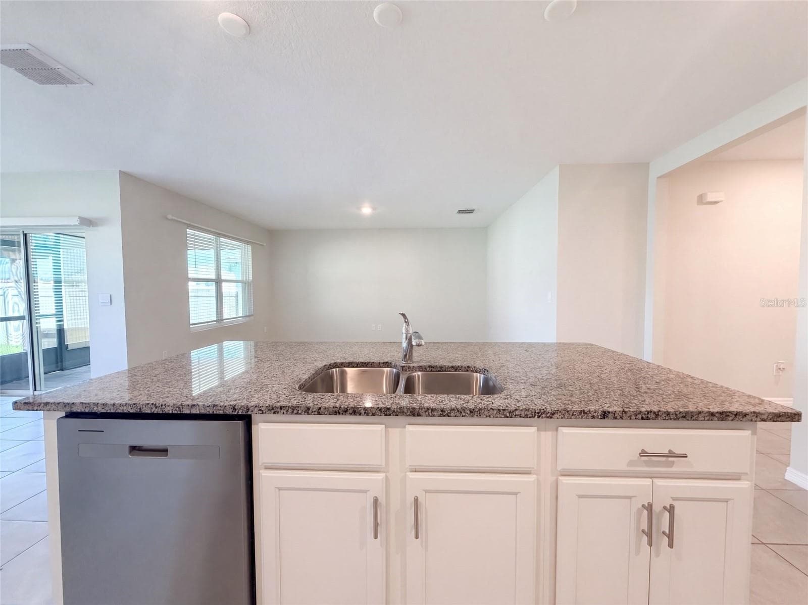 Single Family Residence at 2112 ELIO RIDGE DR, ZELLWOOD, photo 8 of 24