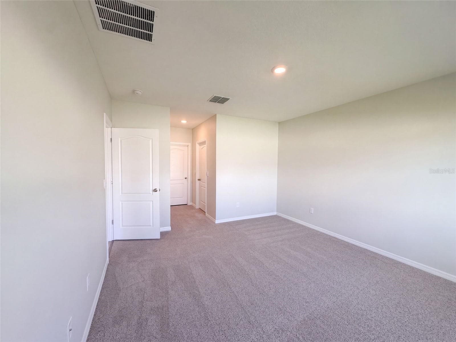 Single Family Residence at 2112 ELIO RIDGE DR, ZELLWOOD, photo 10 of 24
