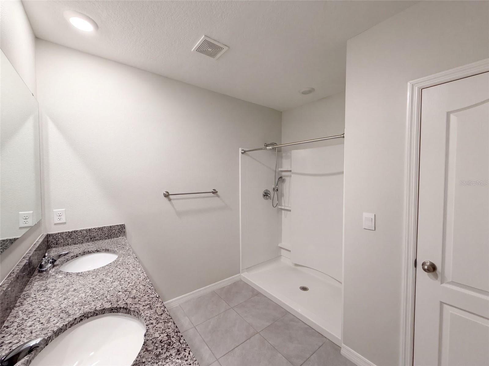 Single Family Residence at 2112 ELIO RIDGE DR, ZELLWOOD, photo 11 of 24
