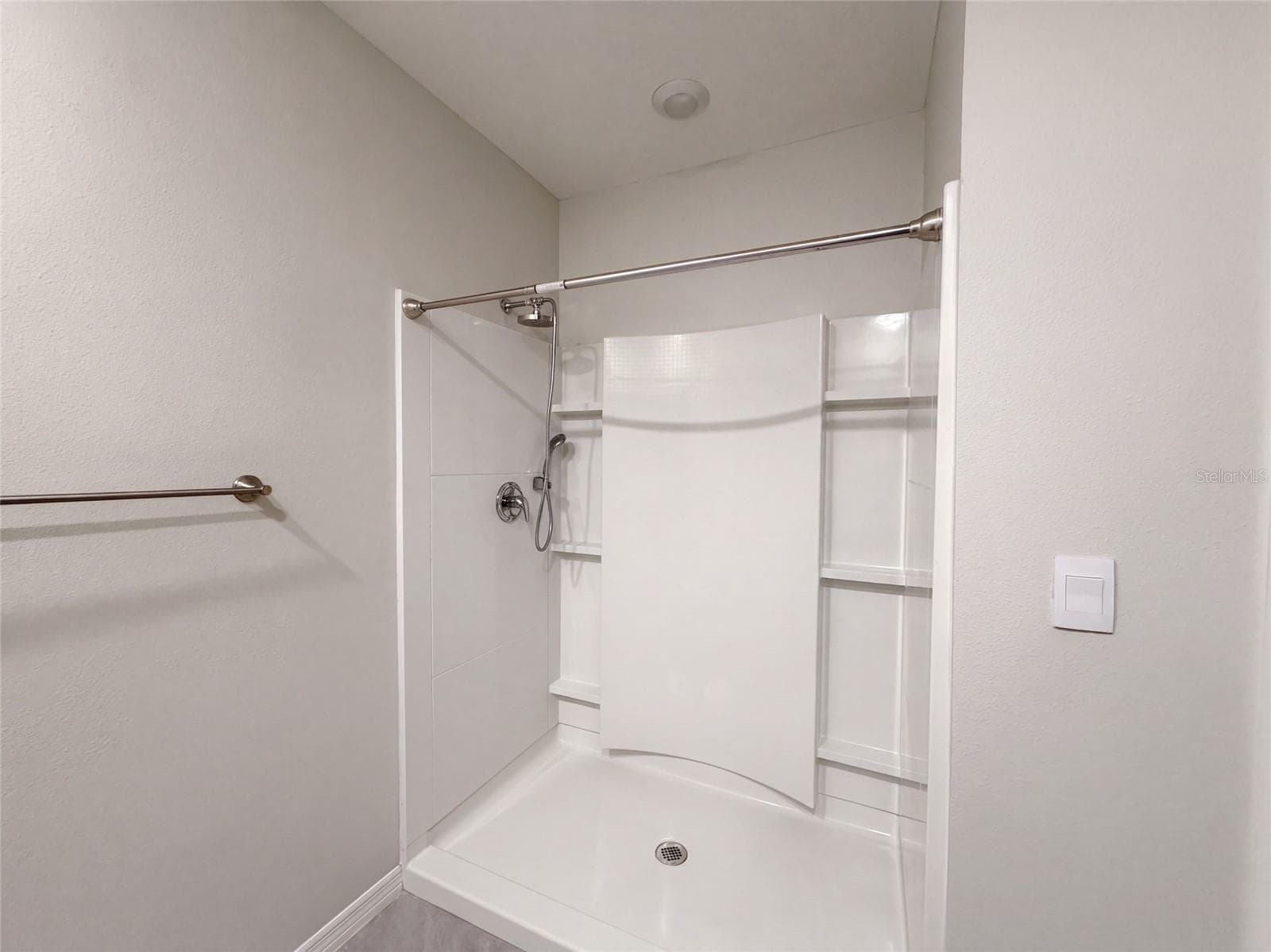 Single Family Residence at 2112 ELIO RIDGE DR, ZELLWOOD, photo 13 of 24
