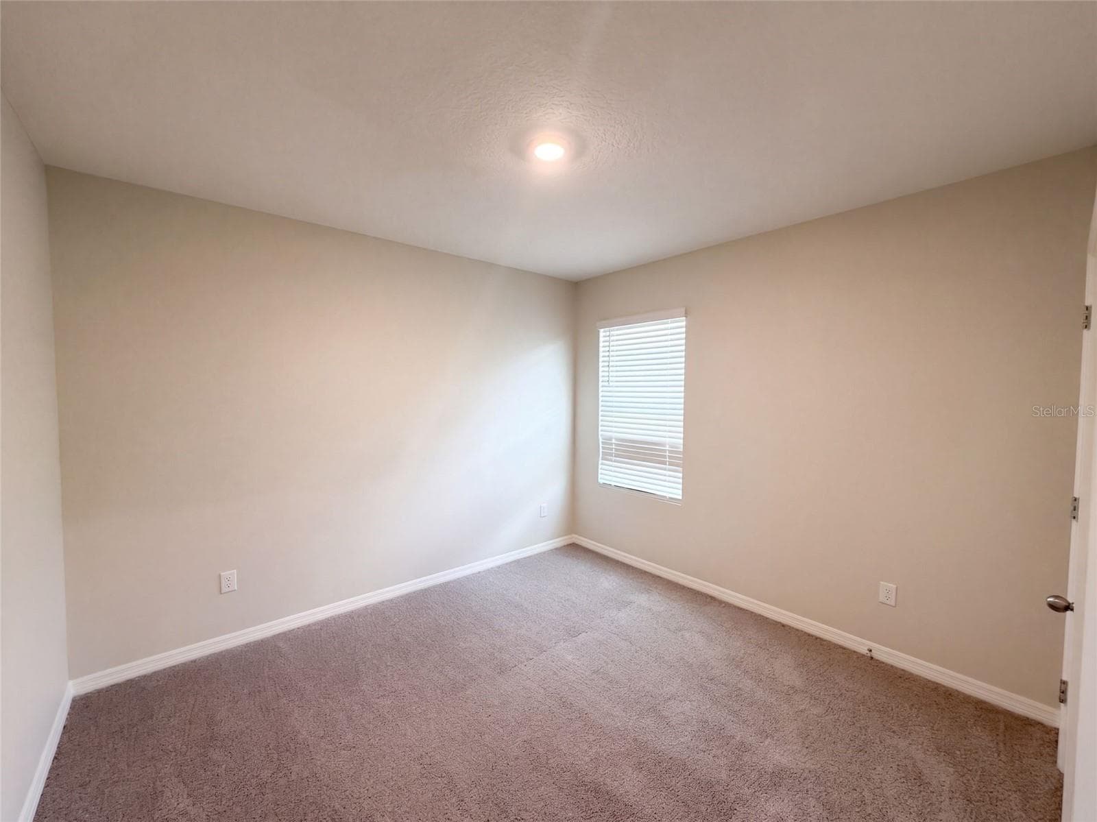 Single Family Residence at 2112 ELIO RIDGE DR, ZELLWOOD, photo 17 of 24