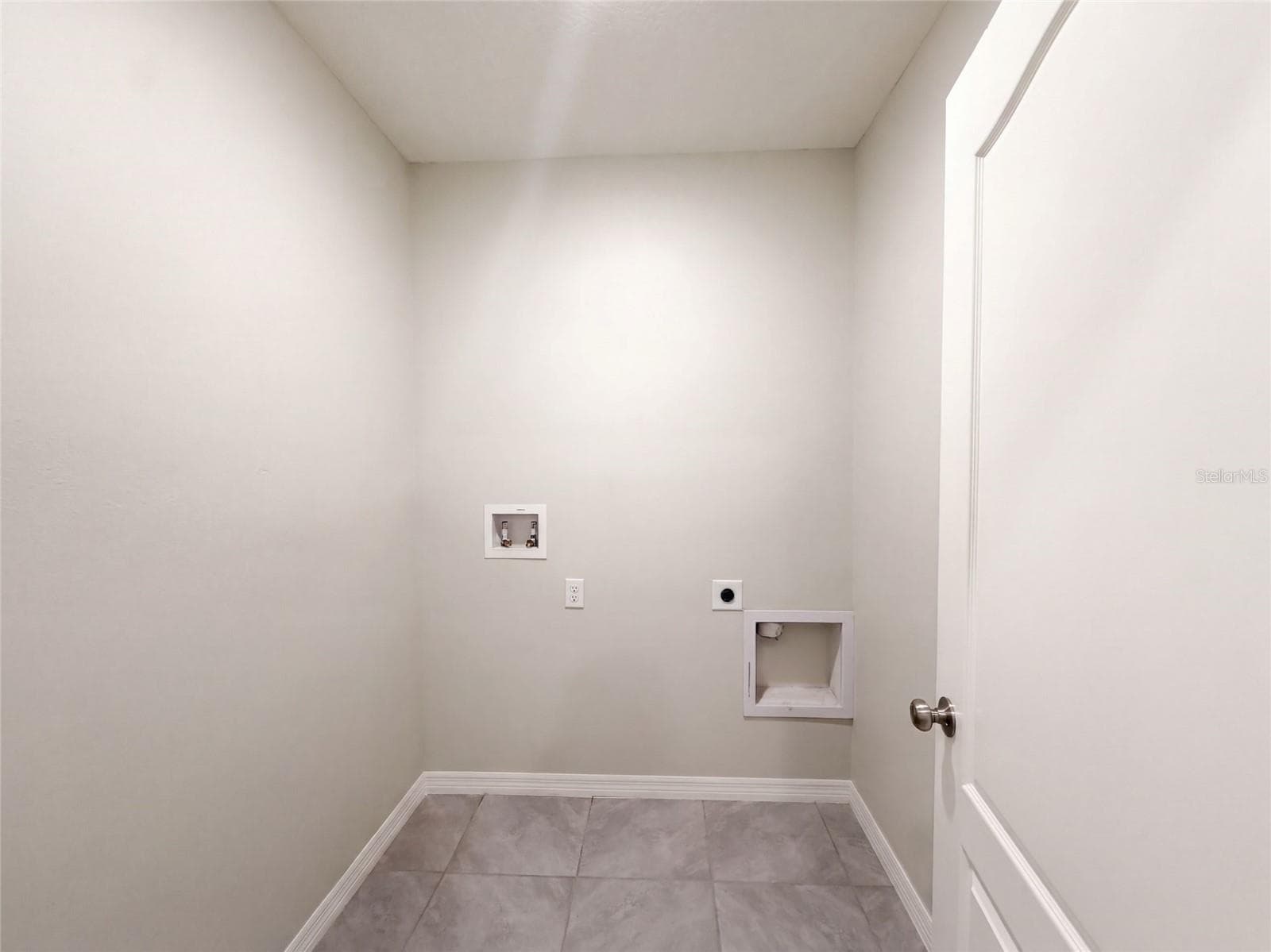 Single Family Residence at 2112 ELIO RIDGE DR, ZELLWOOD, photo 21 of 24