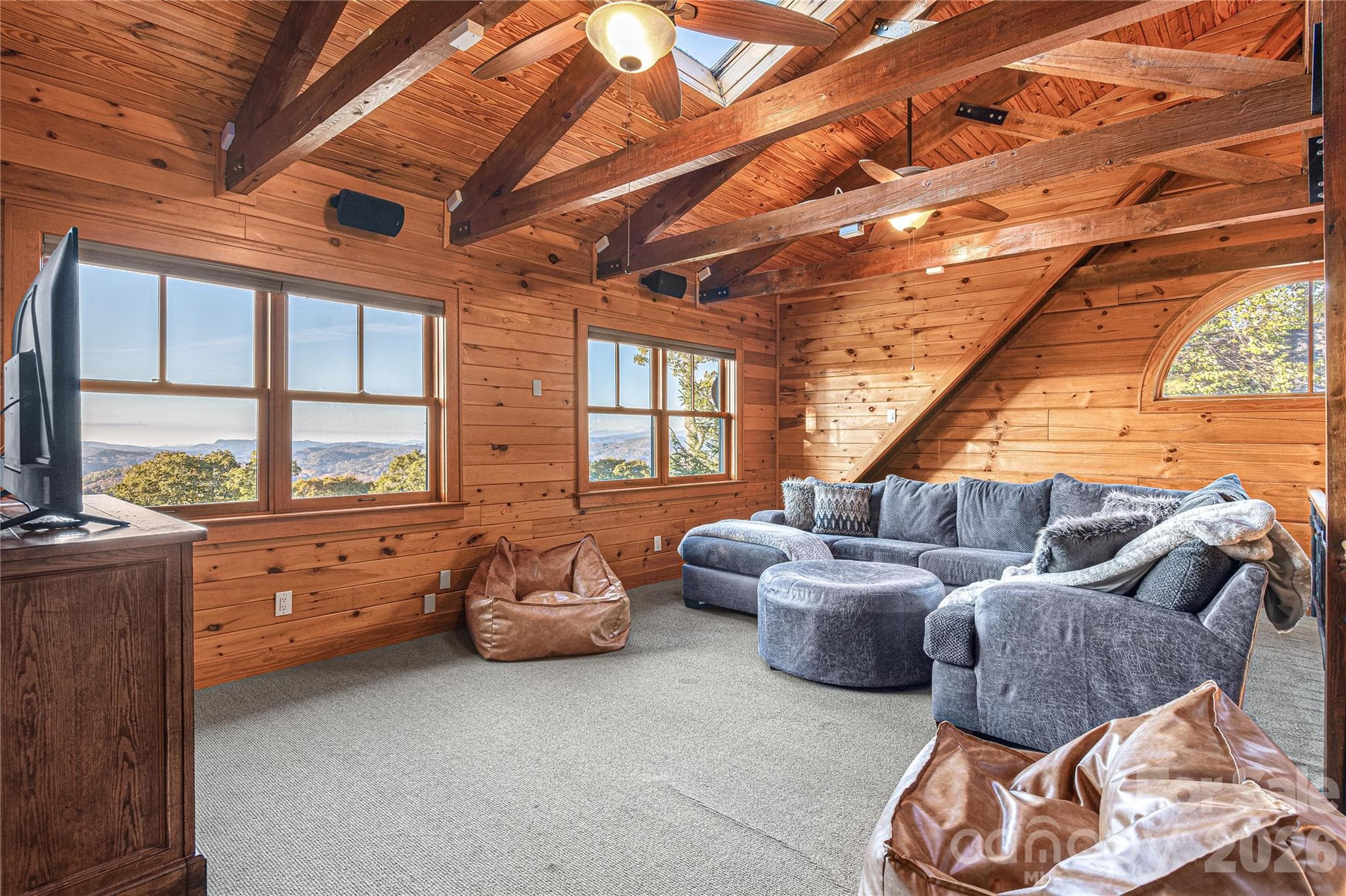 Upstairs loft - 419 Summit Trail, Banner Elk