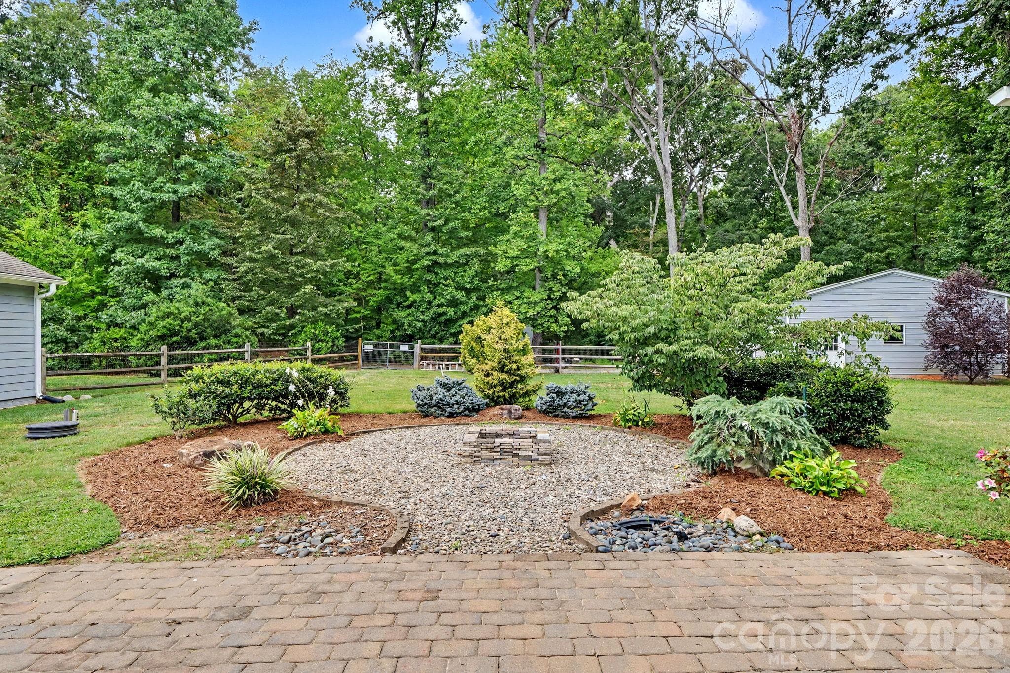 Single Family Residence at 3201 Fairforest Drive, Matthews, photo 16 of 33