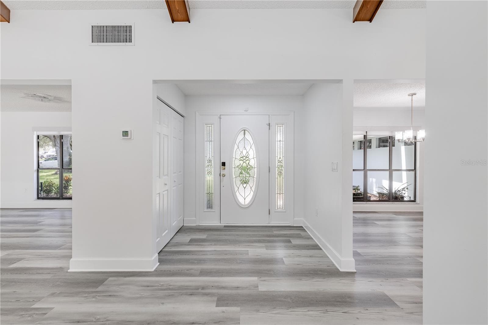 Welcoming entry - 33816 SPRING DR, LEESBURG