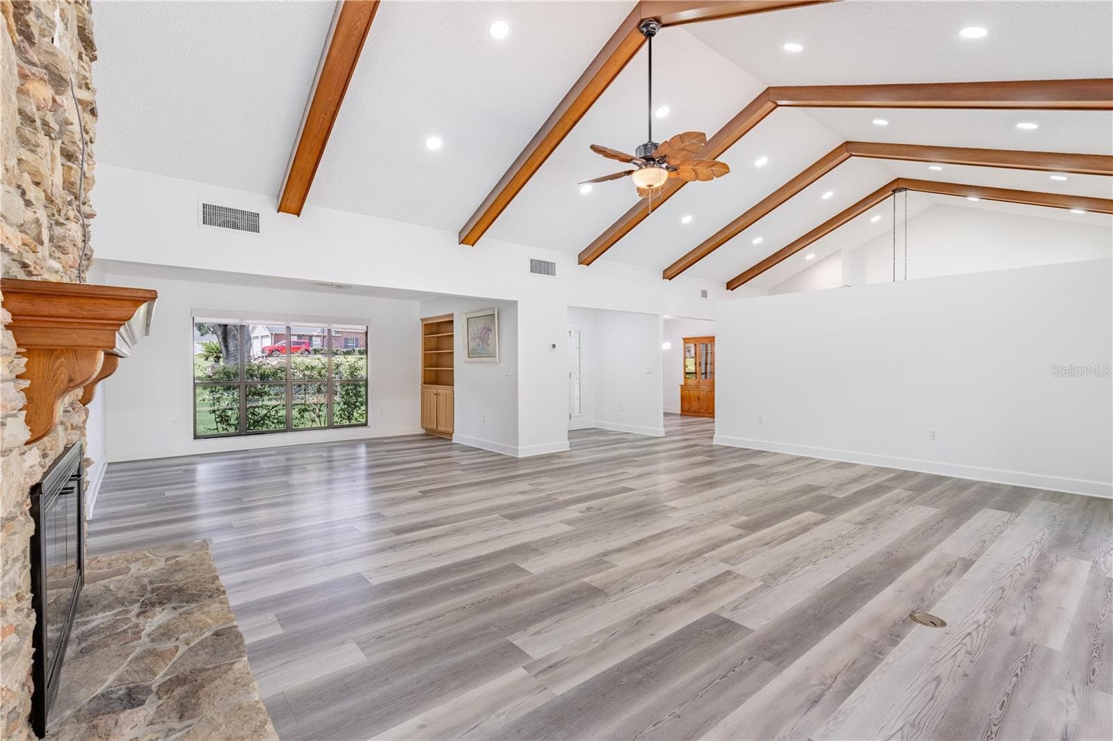 Single Family Residence at 33816 SPRING DR, LEESBURG, photo 11 of 62