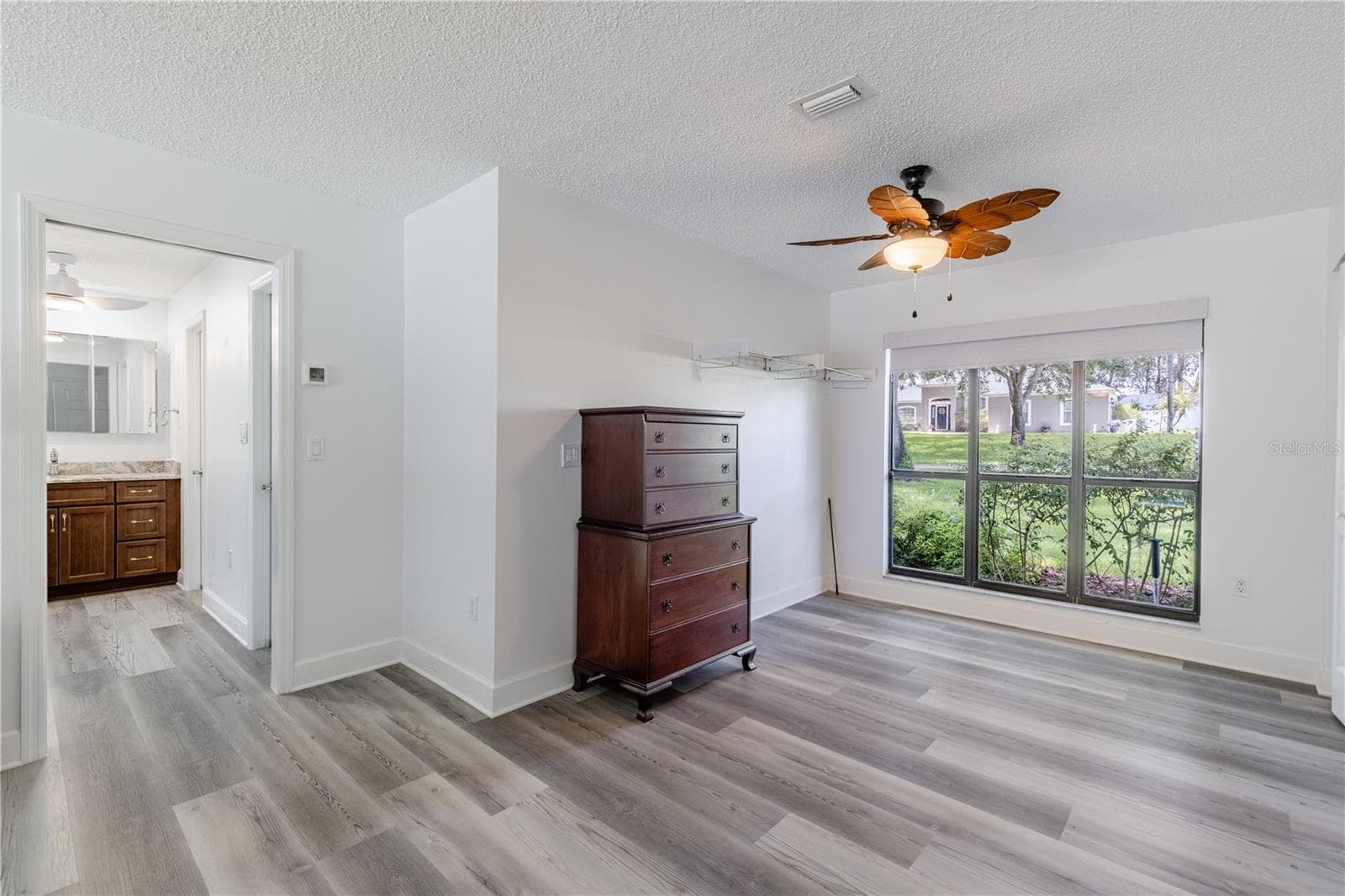 Single Family Residence at 33816 SPRING DR, LEESBURG, photo 24 of 62