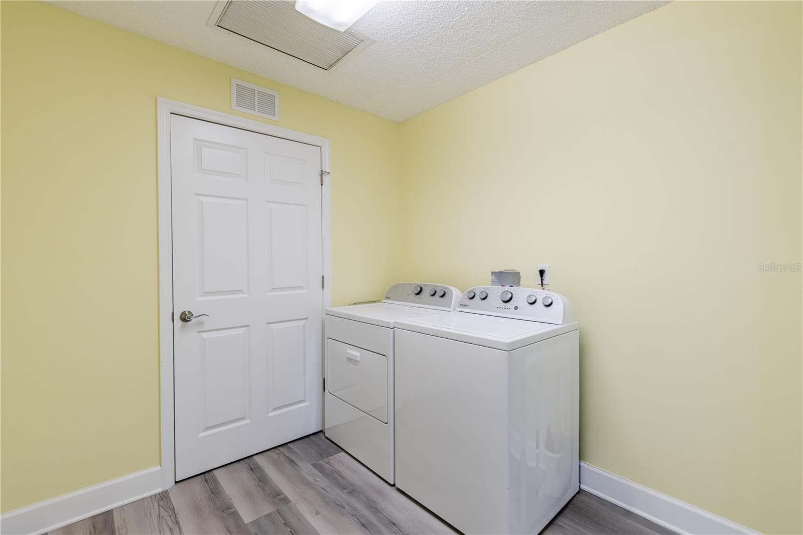 Laundry room - 33816 SPRING DR, LEESBURG
