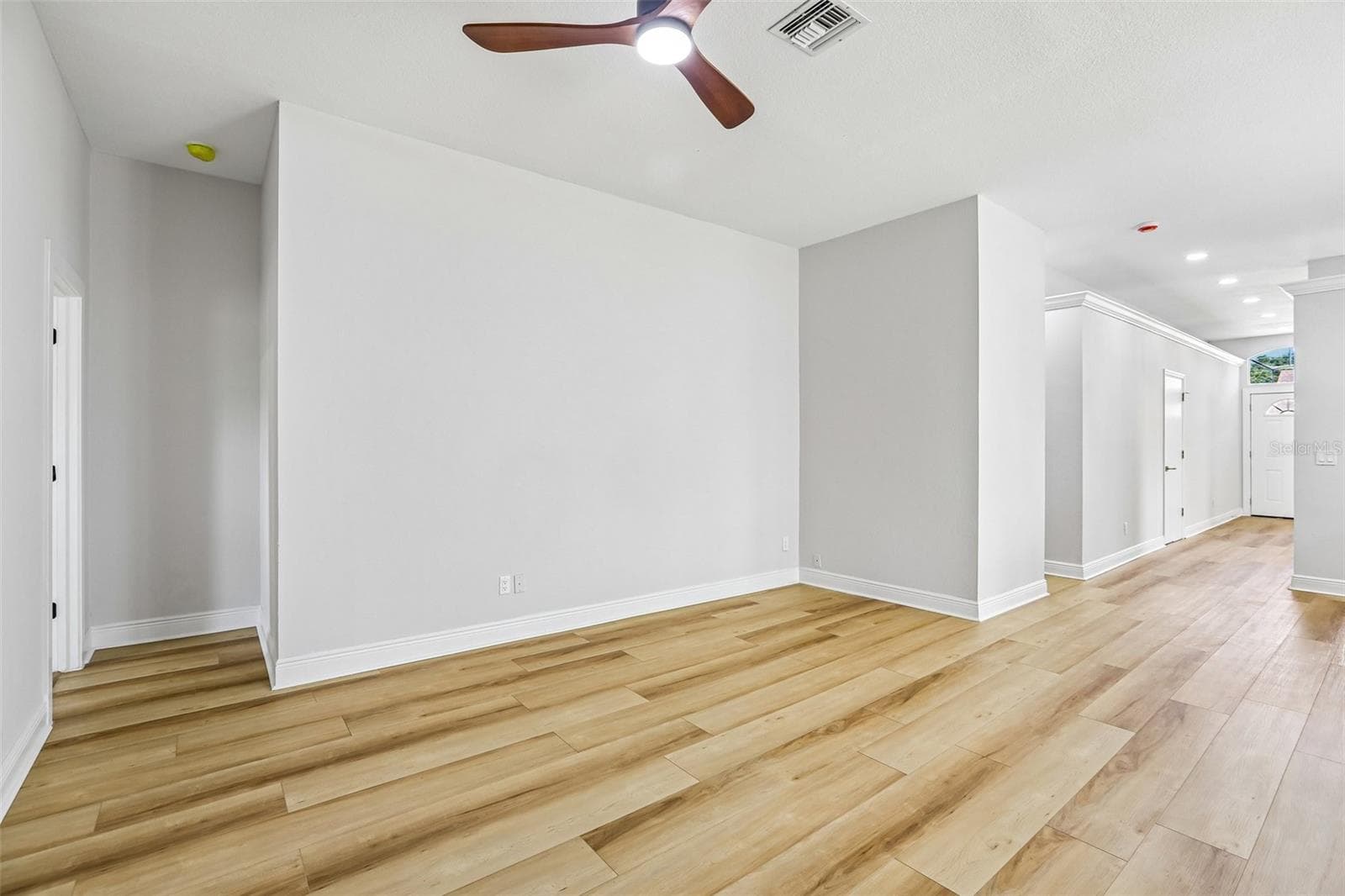 Single Family Residence at 2455 HICKMAN CIR, CLEARWATER, photo 4 of 44