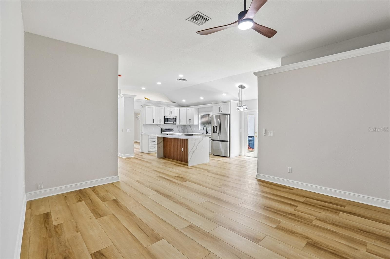 Single Family Residence at 2455 HICKMAN CIR, CLEARWATER, photo 5 of 44