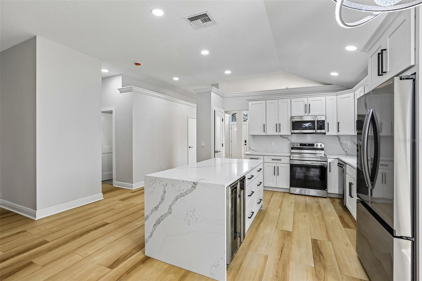 Single Family Residence at 2455 HICKMAN CIR, CLEARWATER, photo 8 of 44