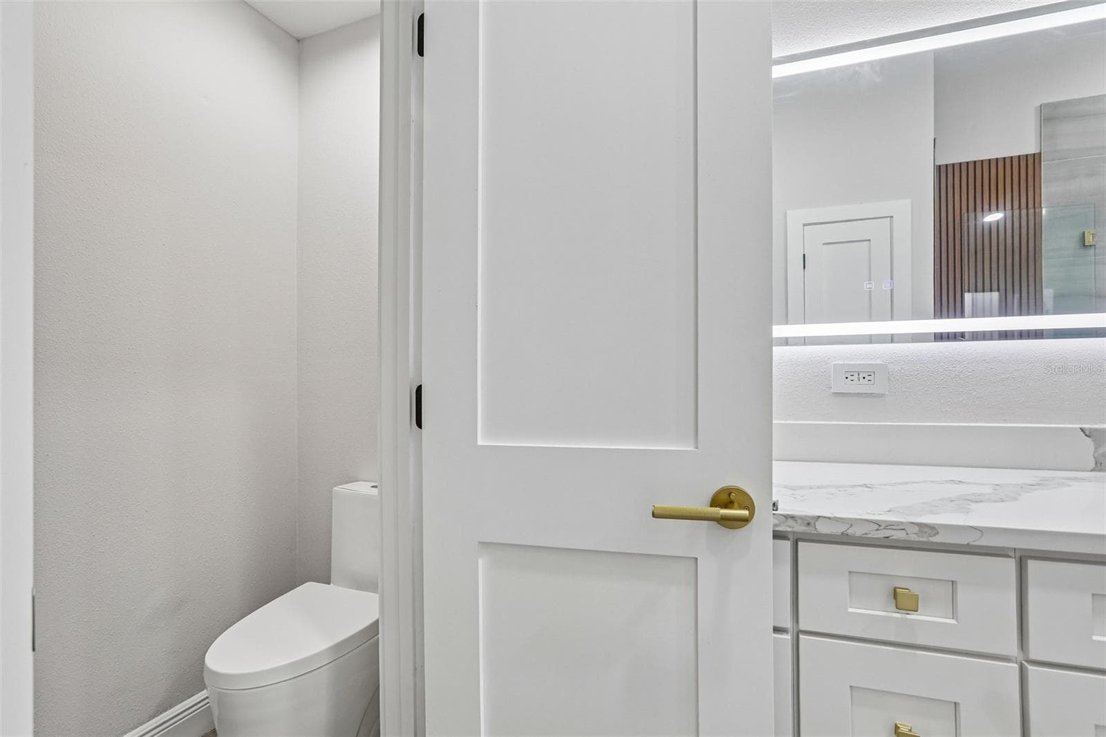 Single Family Residence at 2455 HICKMAN CIR, CLEARWATER, photo 25 of 44