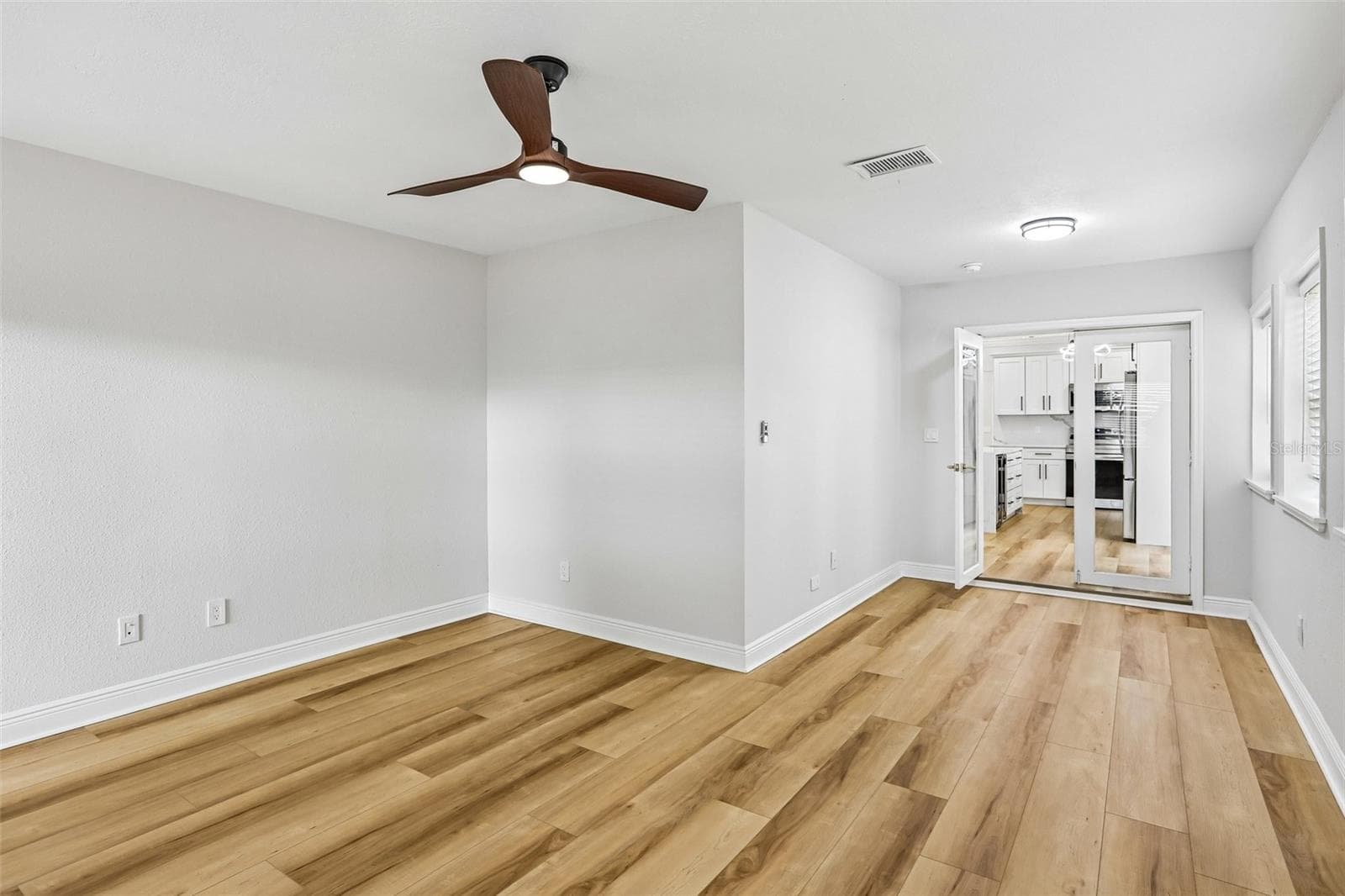 Single Family Residence at 2455 HICKMAN CIR, CLEARWATER, photo 33 of 44