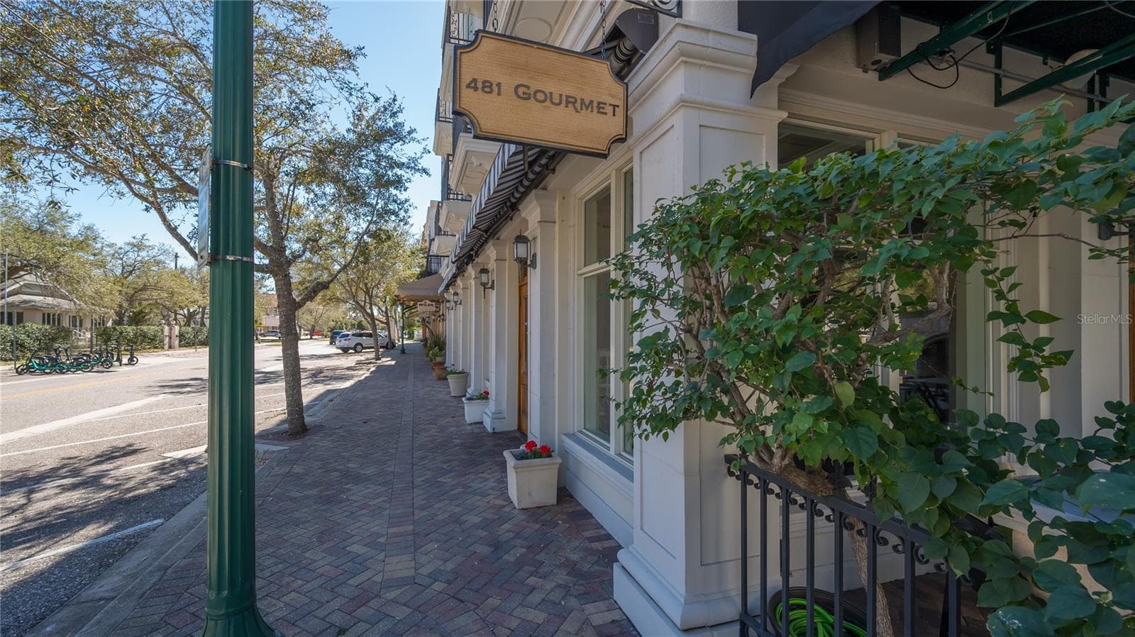 ree-Lined Sidewalks & Neighborhood Walkability - 1685 6TH ST, SARASOTA