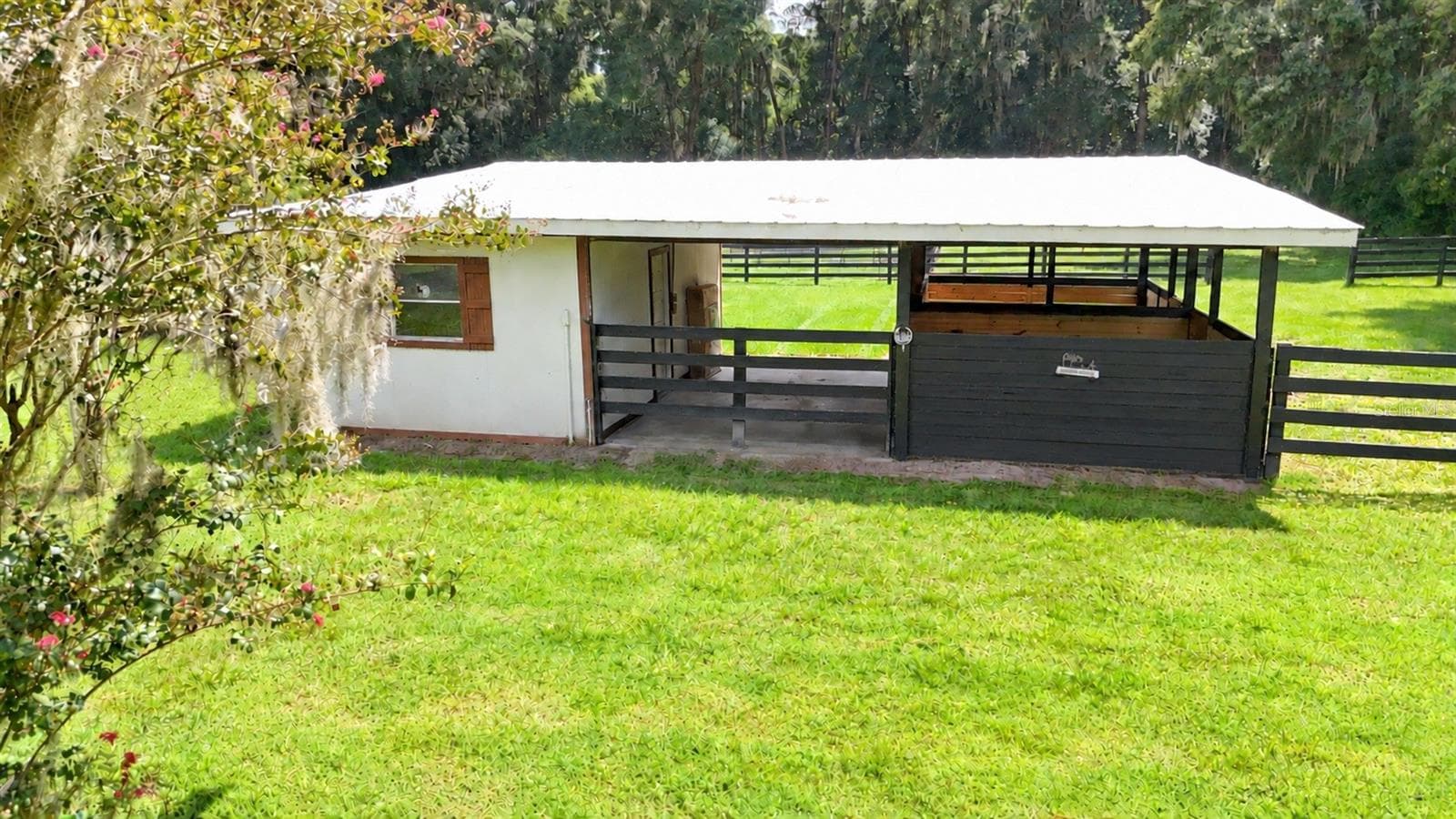 Barn - 1480 NE 97 ST, ANTHONY