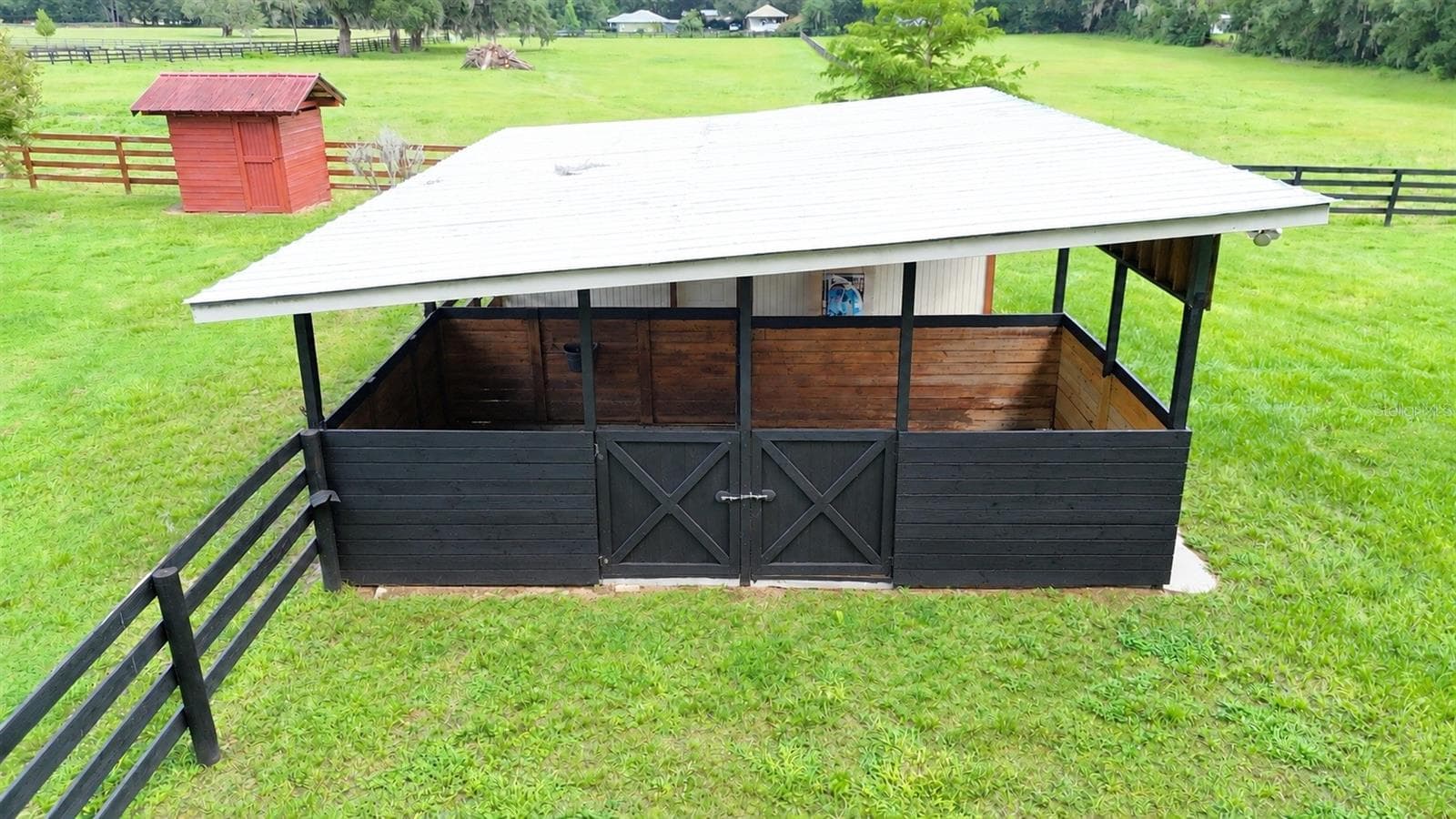 Stalls - 1480 NE 97 ST, ANTHONY