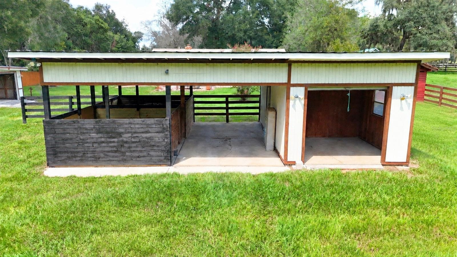Barn - 1480 NE 97 ST, ANTHONY