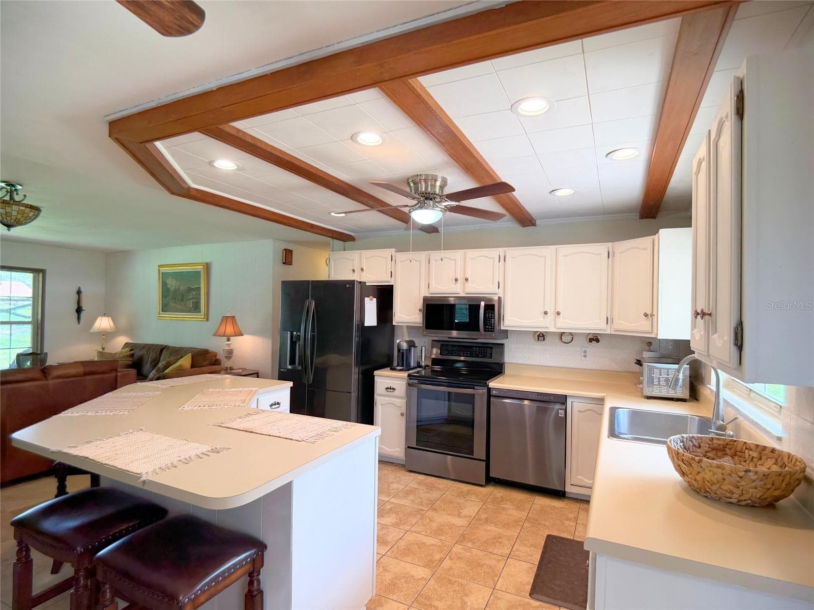Kitchen - 1480 NE 97 ST, ANTHONY