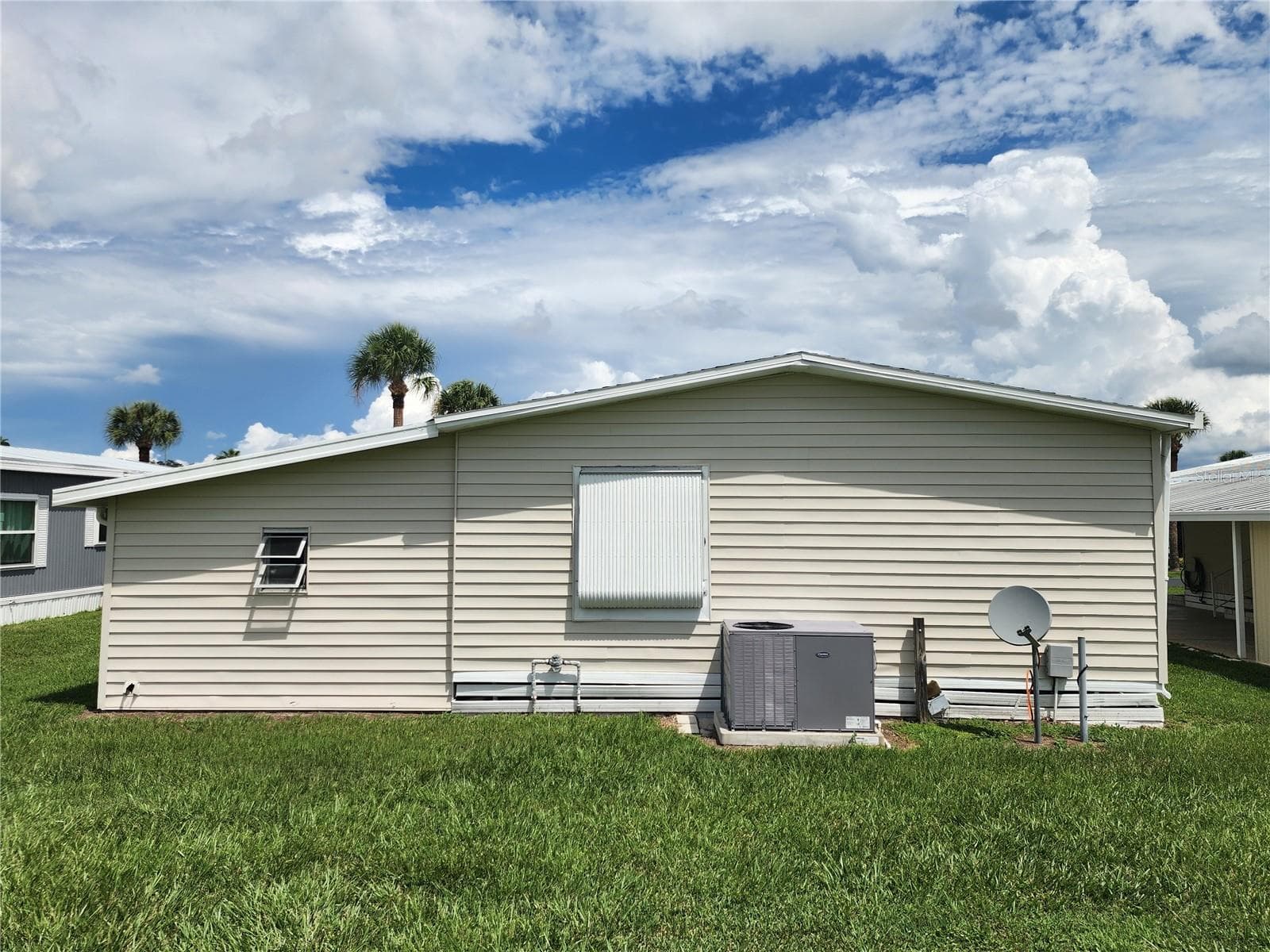 Manufactured Home at 97 PARSON DR, WINTER HAVEN, photo 4 of 34