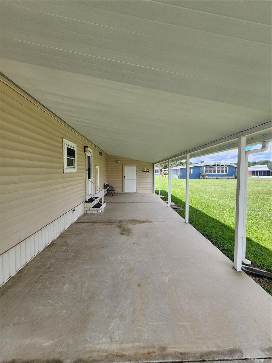 Manufactured Home at 97 PARSON DR, WINTER HAVEN, photo 8 of 34
