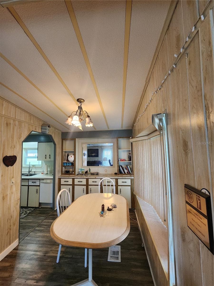 Manufactured Home at 97 PARSON DR, WINTER HAVEN, photo 15 of 34