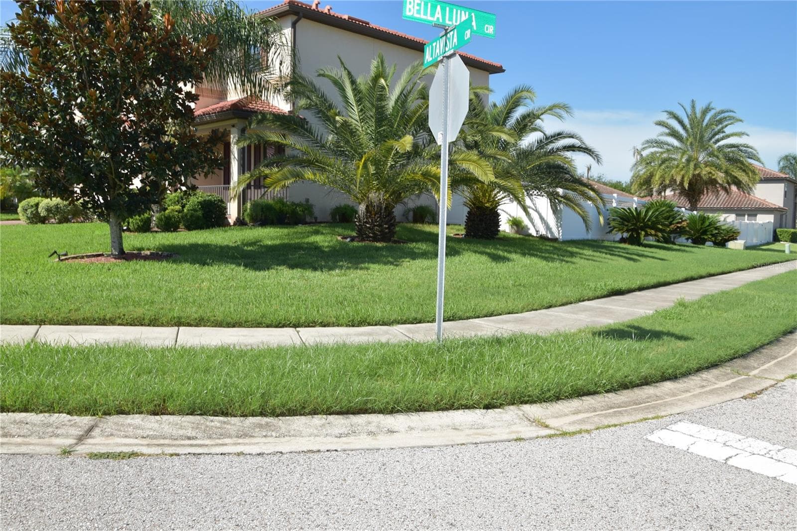 Single Family Residence at 1934 ALTAVISTA CIR, LAKELAND, photo 2 of 32