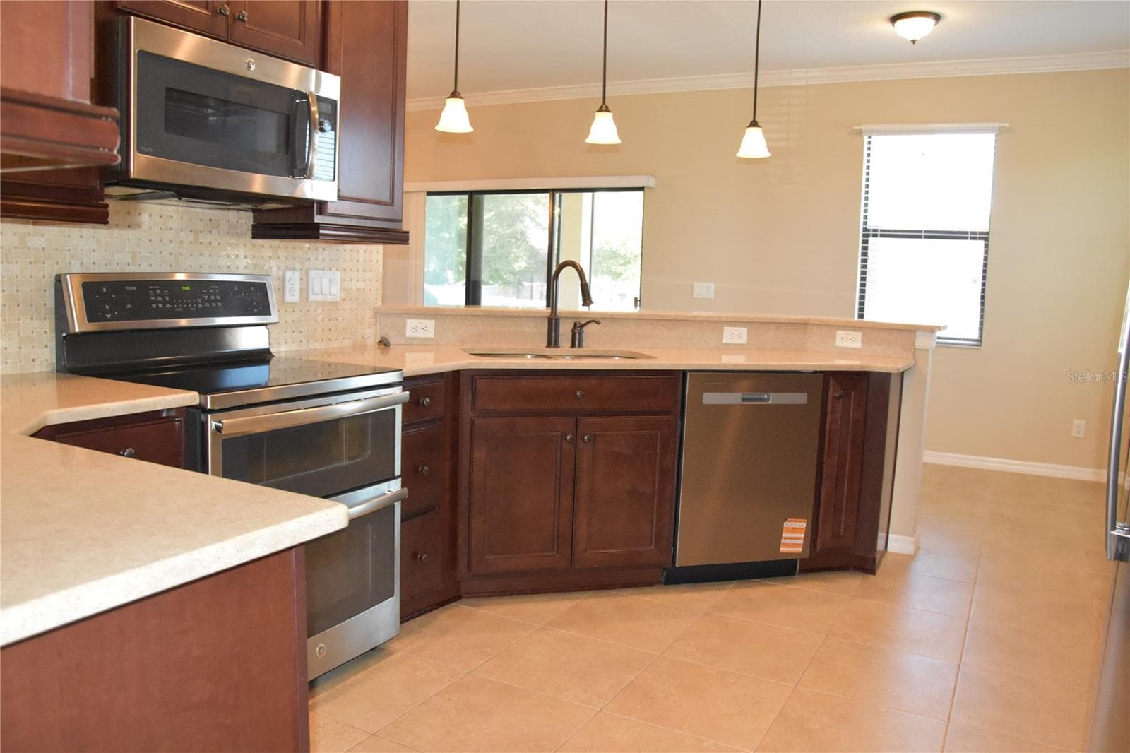 Single Family Residence at 1934 ALTAVISTA CIR, LAKELAND, photo 9 of 32
